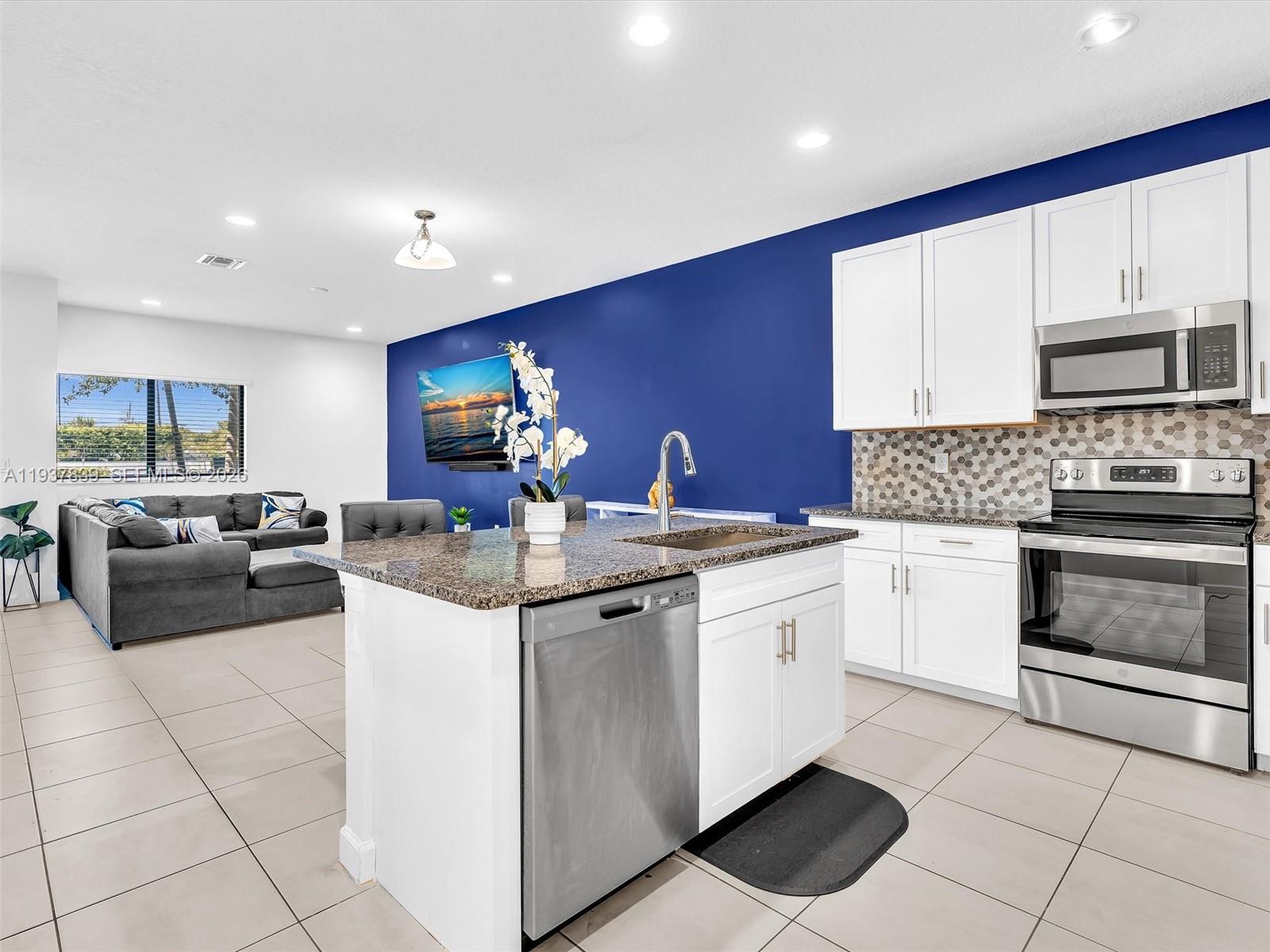 RIVER GARDENS - Residential