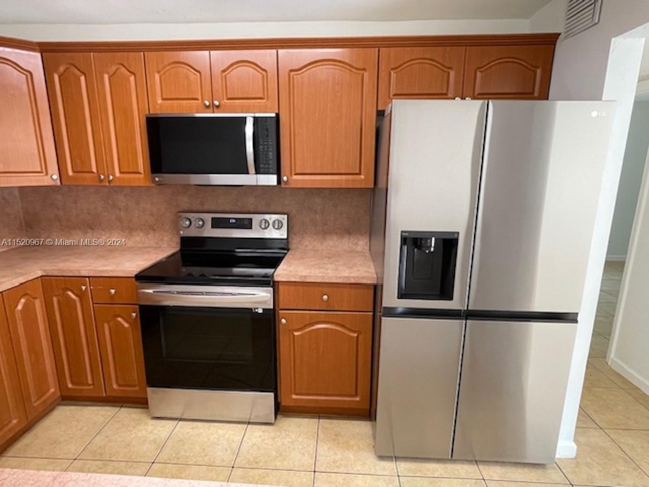 KENDALL ACRES CONDO BLDG - Residential Lease