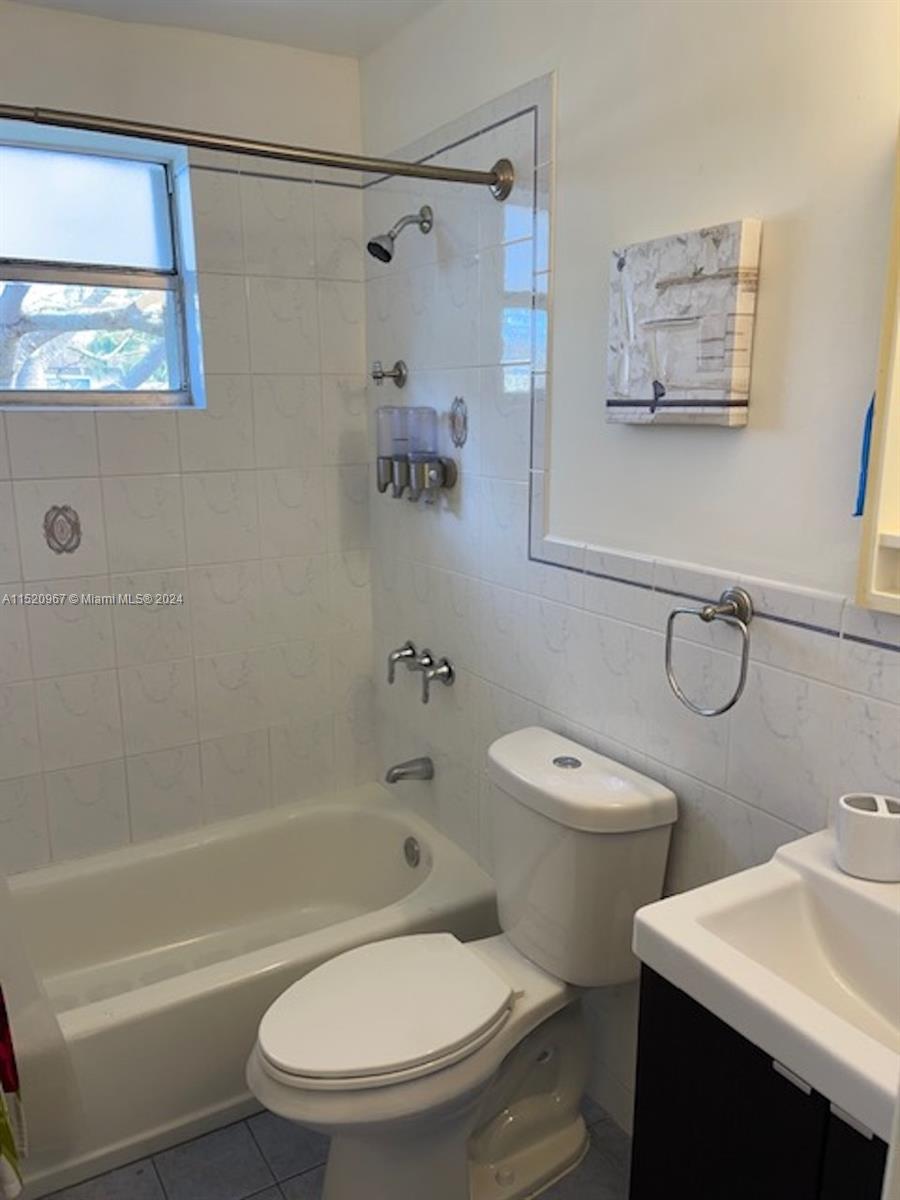KENDALL ACRES CONDO BLDG - Residential Lease