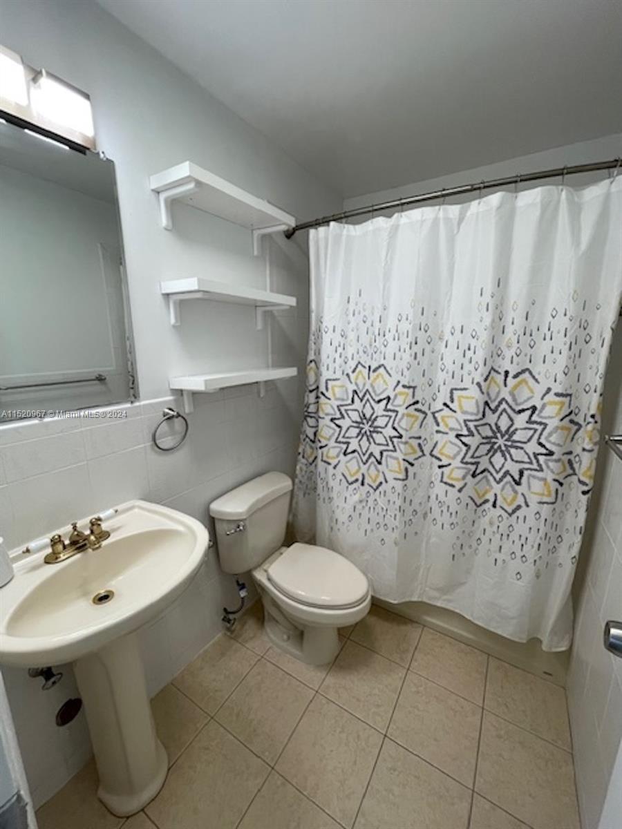 KENDALL ACRES CONDO BLDG - Residential Lease