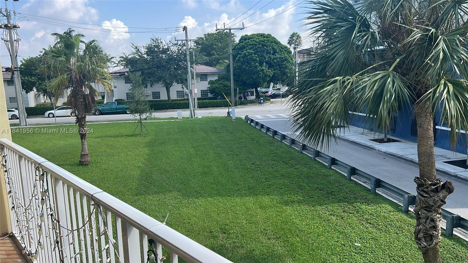 VILLAGE AT DADELAND CONDO - Residential