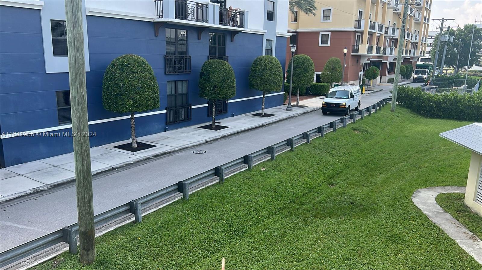 VILLAGE AT DADELAND CONDO - Residential