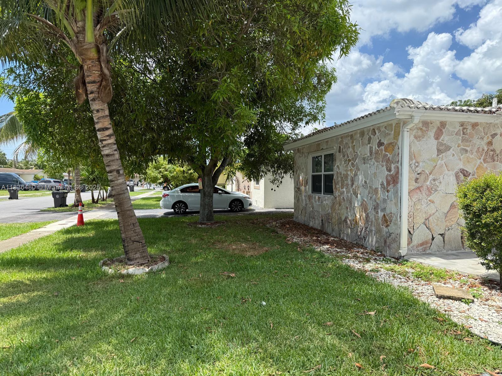 4281 NW 35th Ter