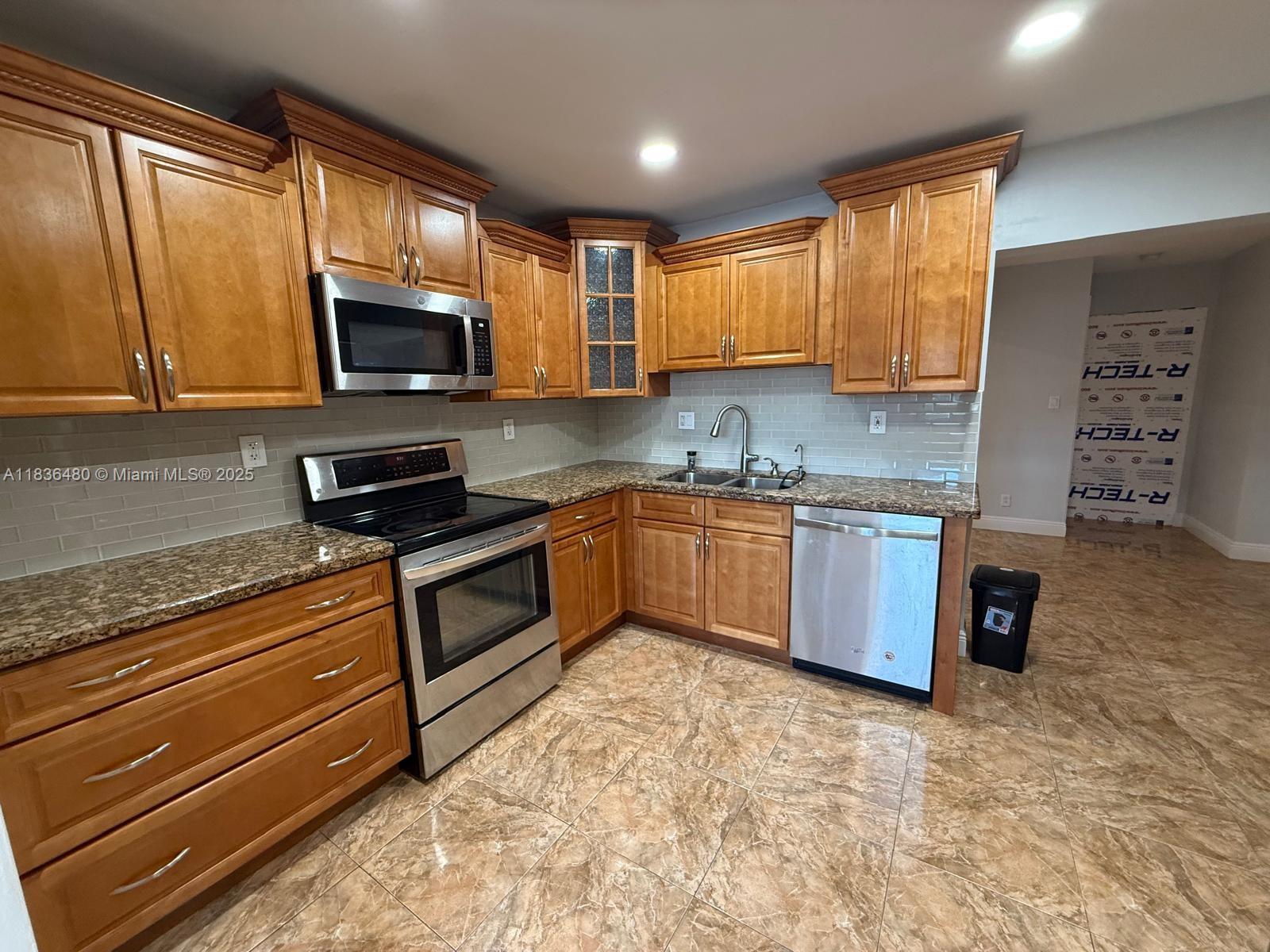 4281 NW 35th Ter
