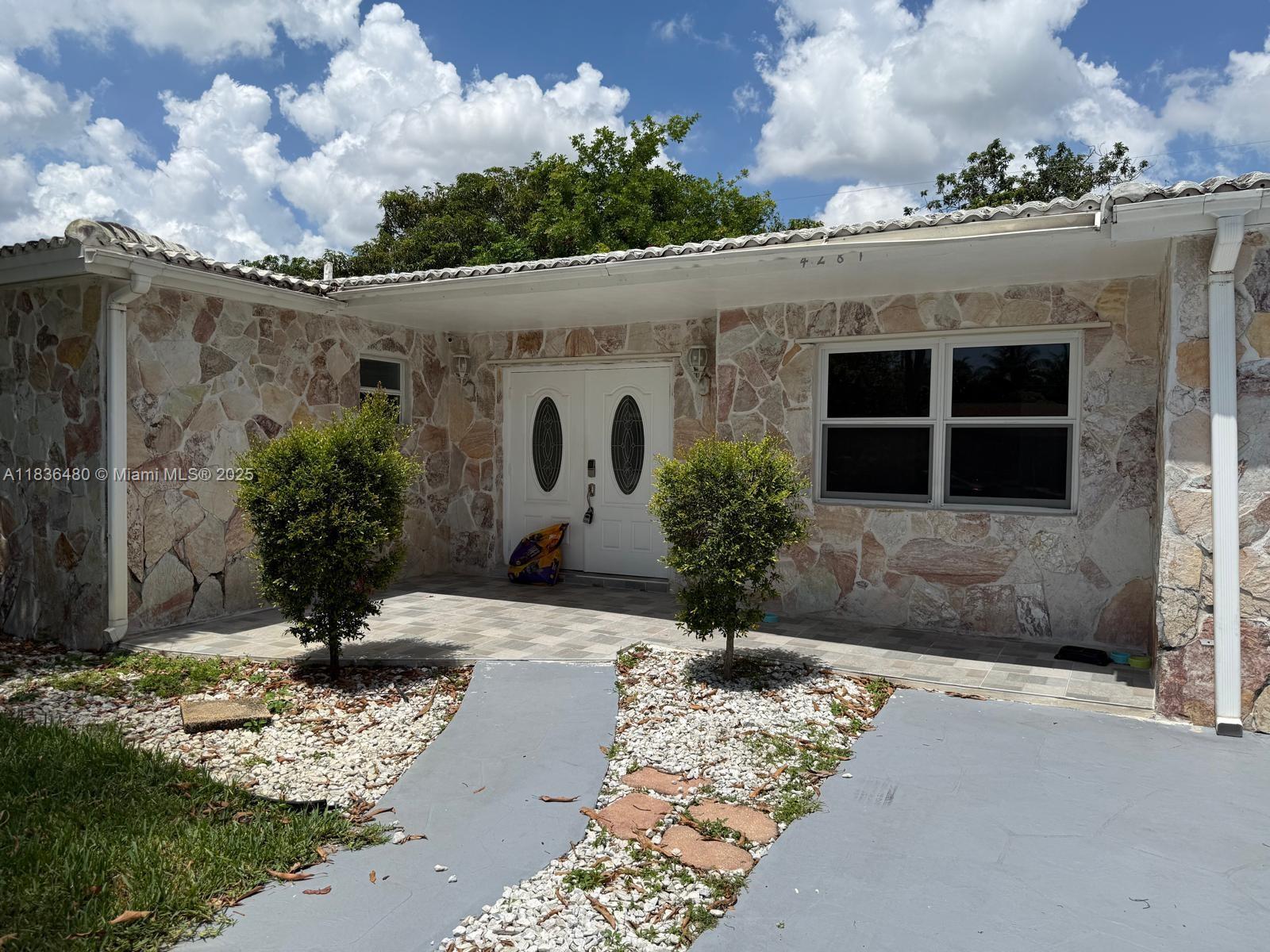 4281 NW 35th Ter