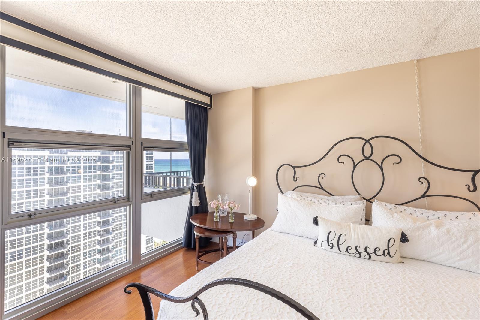 SILVER THATCH ATLANTIC PLZ - Residential Lease