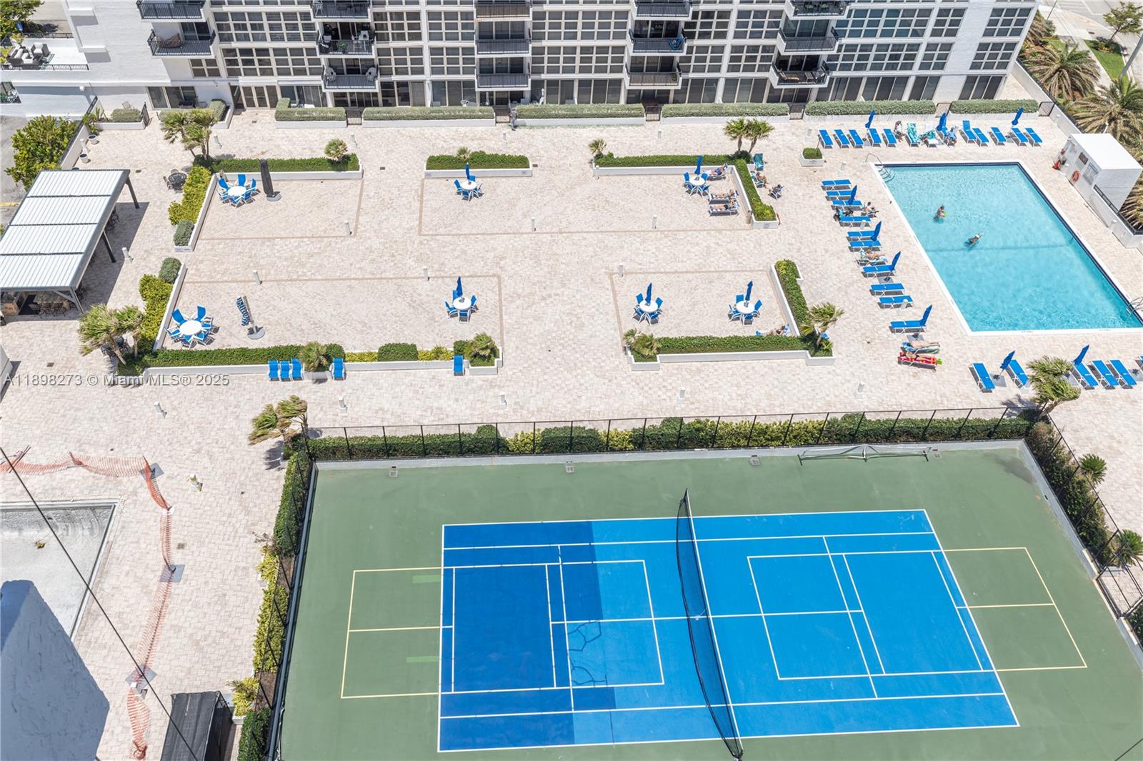 SILVER THATCH ATLANTIC PLZ - Residential Lease