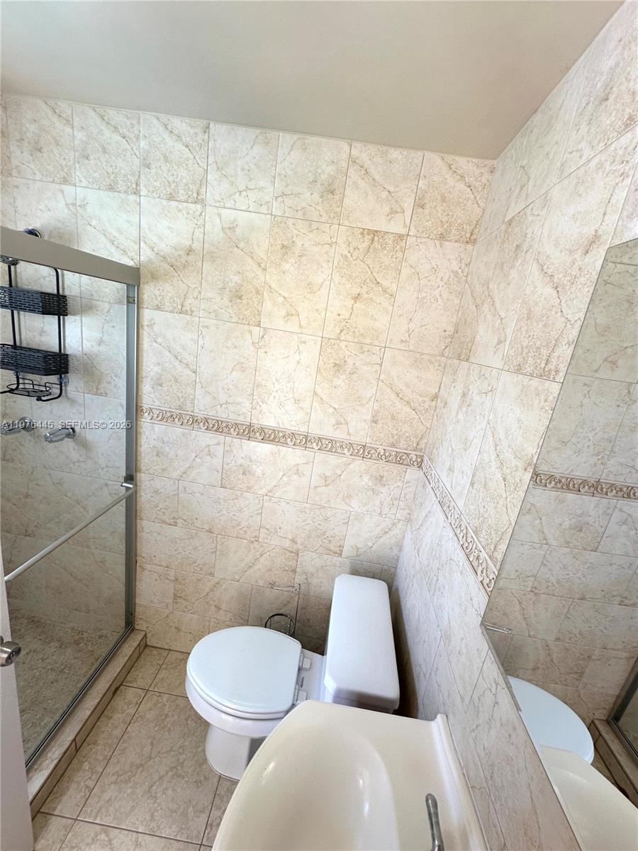 CORAL VILLAS REV - Residential Lease