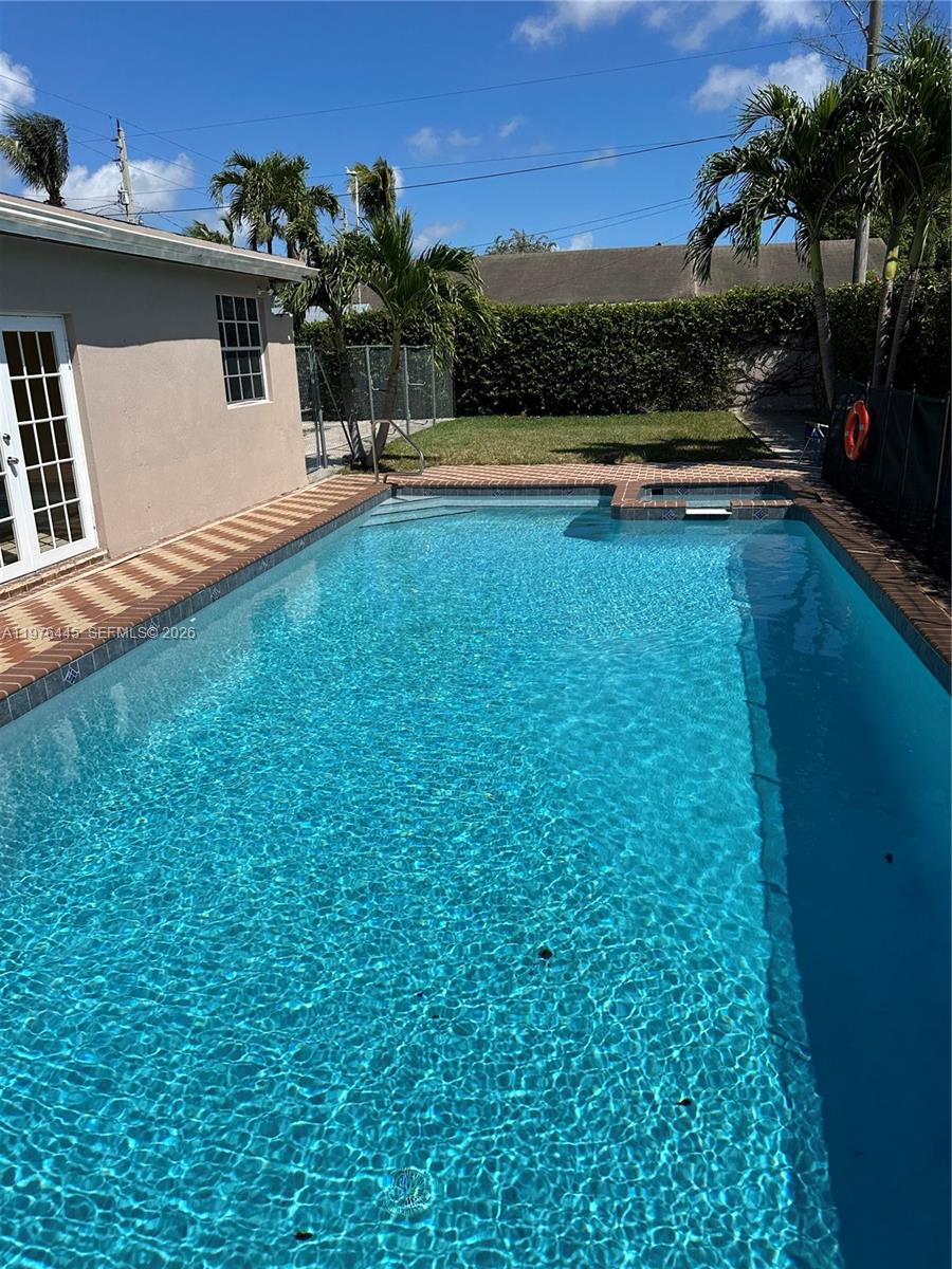 CORAL VILLAS REV - Residential Lease