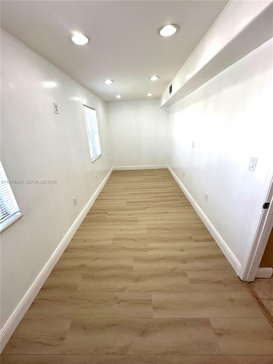 CORAL VILLAS REV - Residential Lease