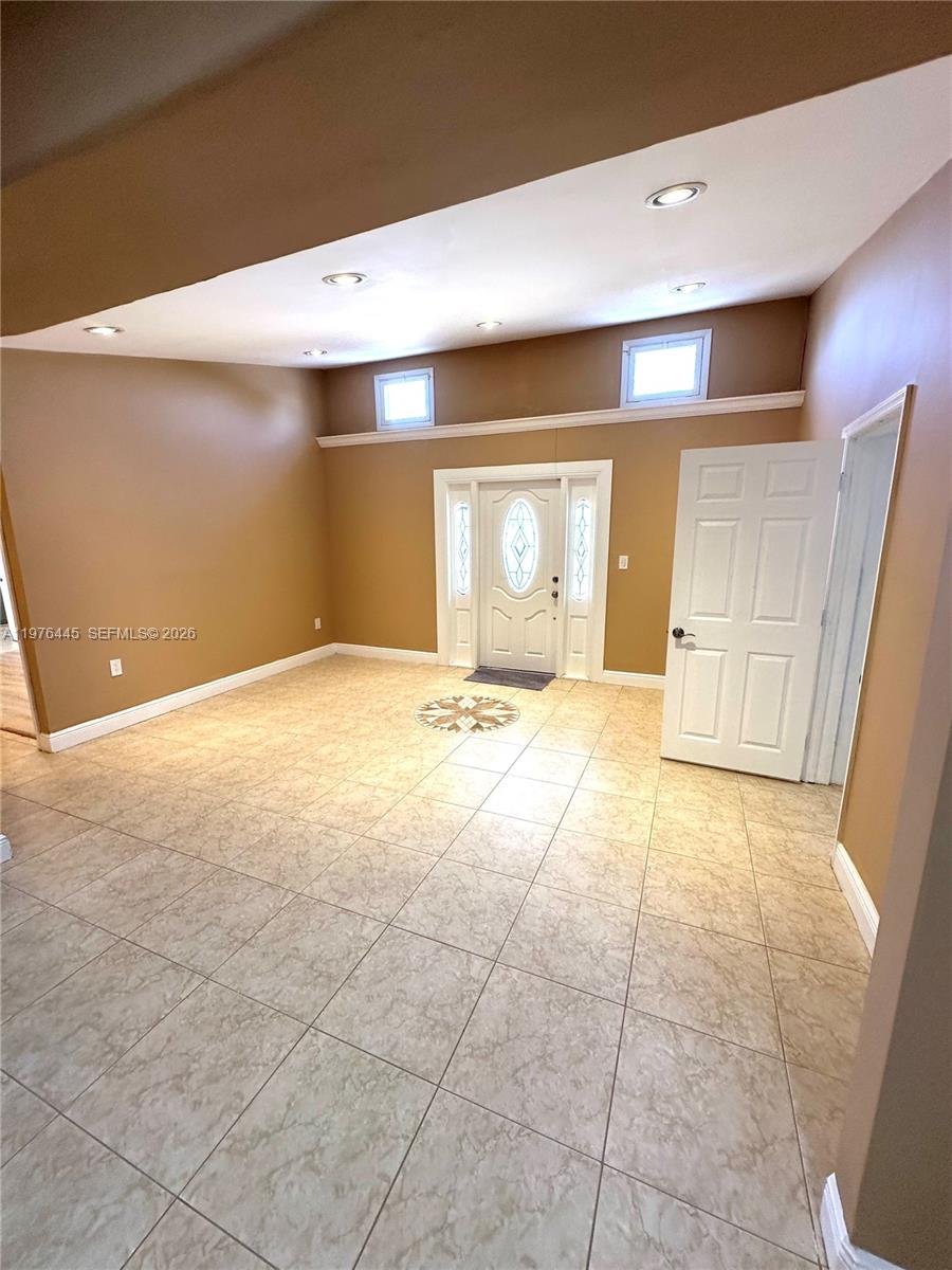 CORAL VILLAS REV - Residential Lease