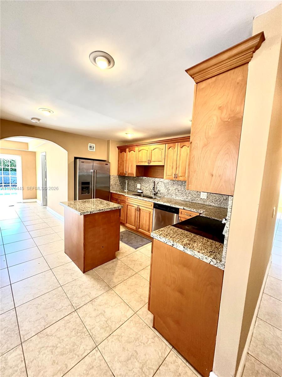 CORAL VILLAS REV - Residential Lease