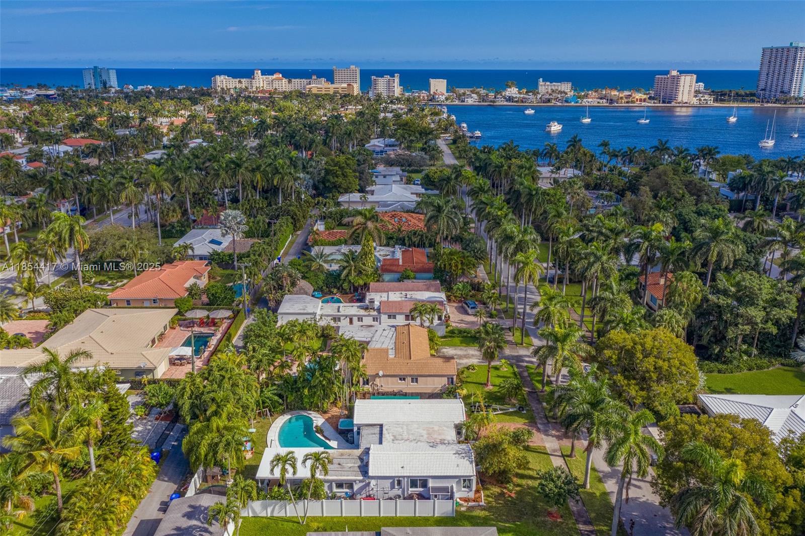 HOLLYWOOD LAKES SECTION - Residential