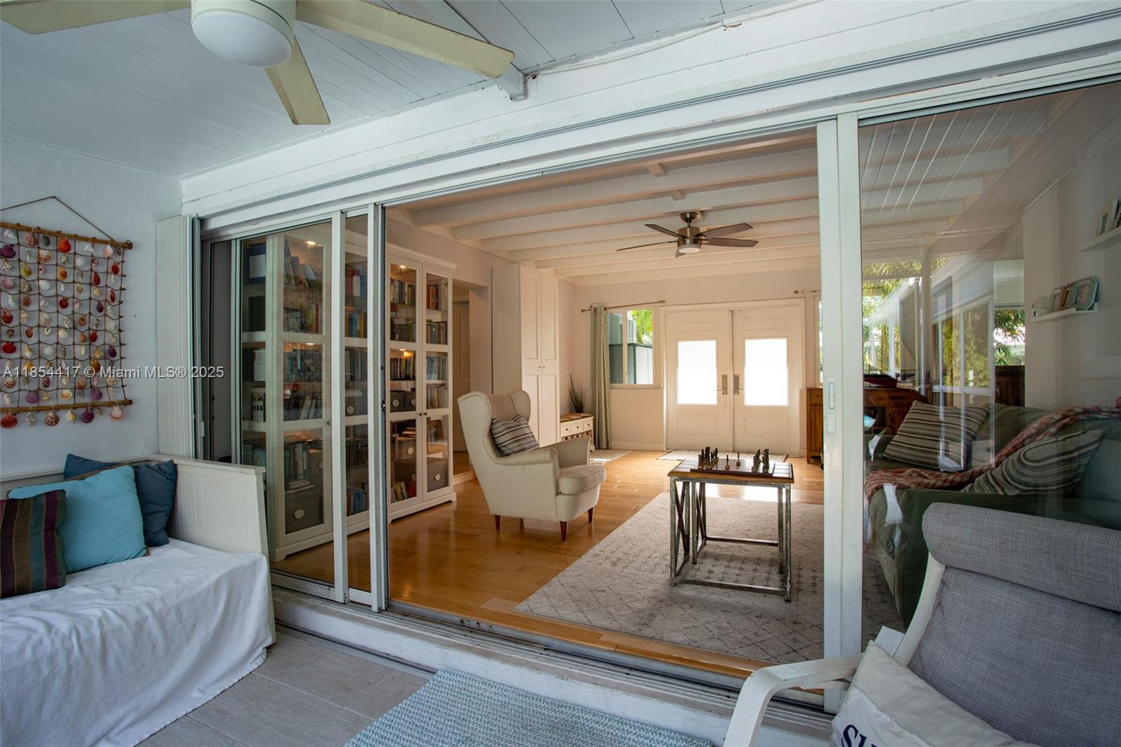 HOLLYWOOD LAKES SECTION - Residential