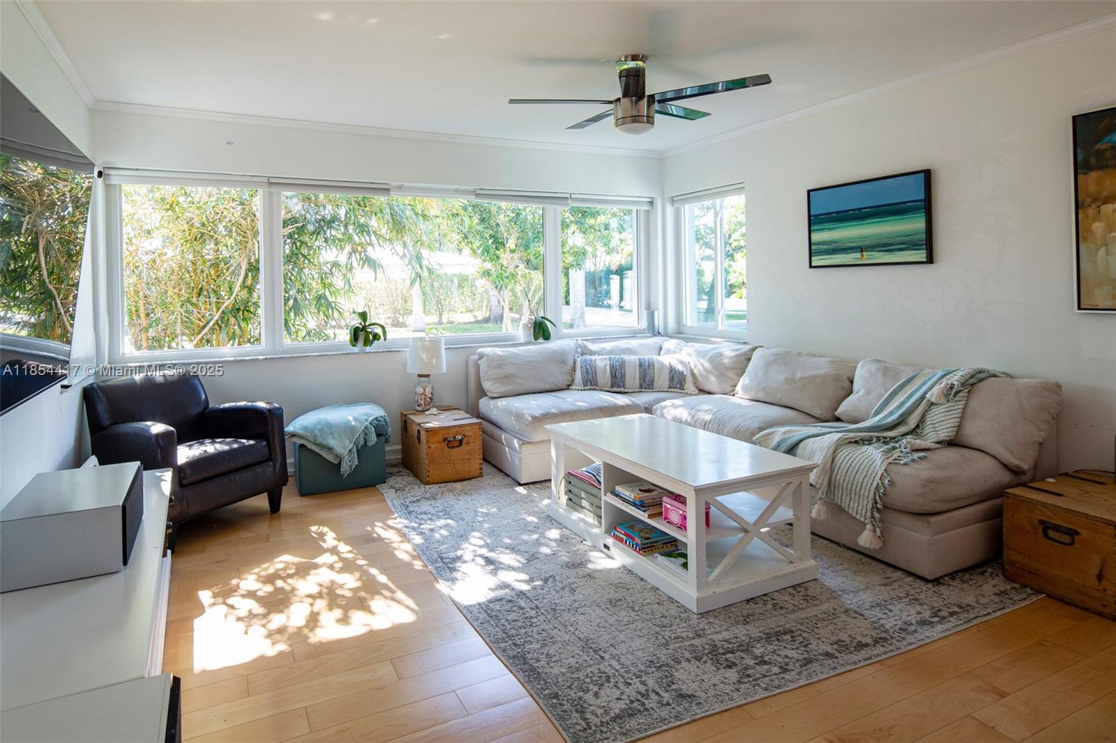 HOLLYWOOD LAKES SECTION - Residential