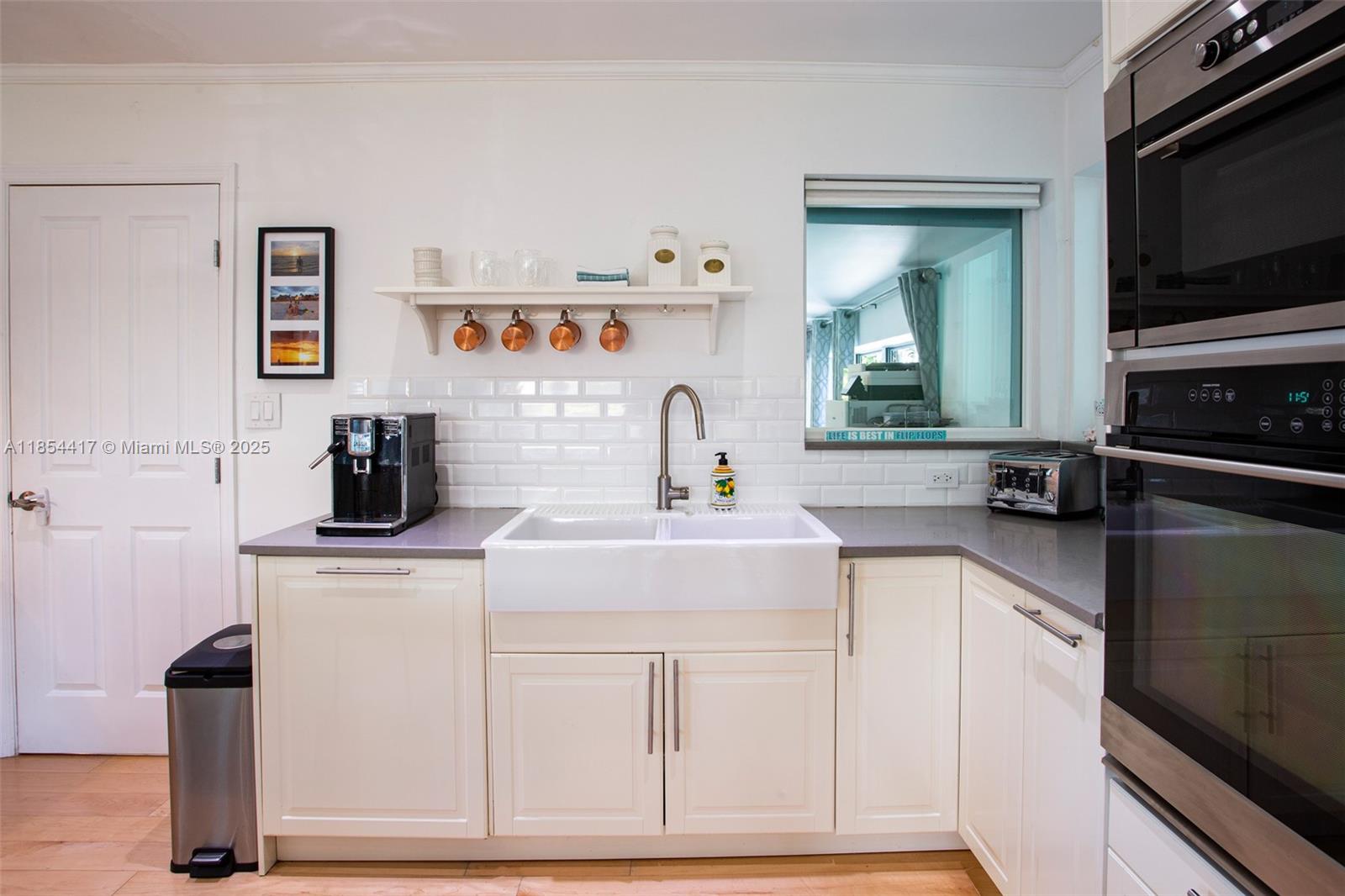 HOLLYWOOD LAKES SECTION - Residential