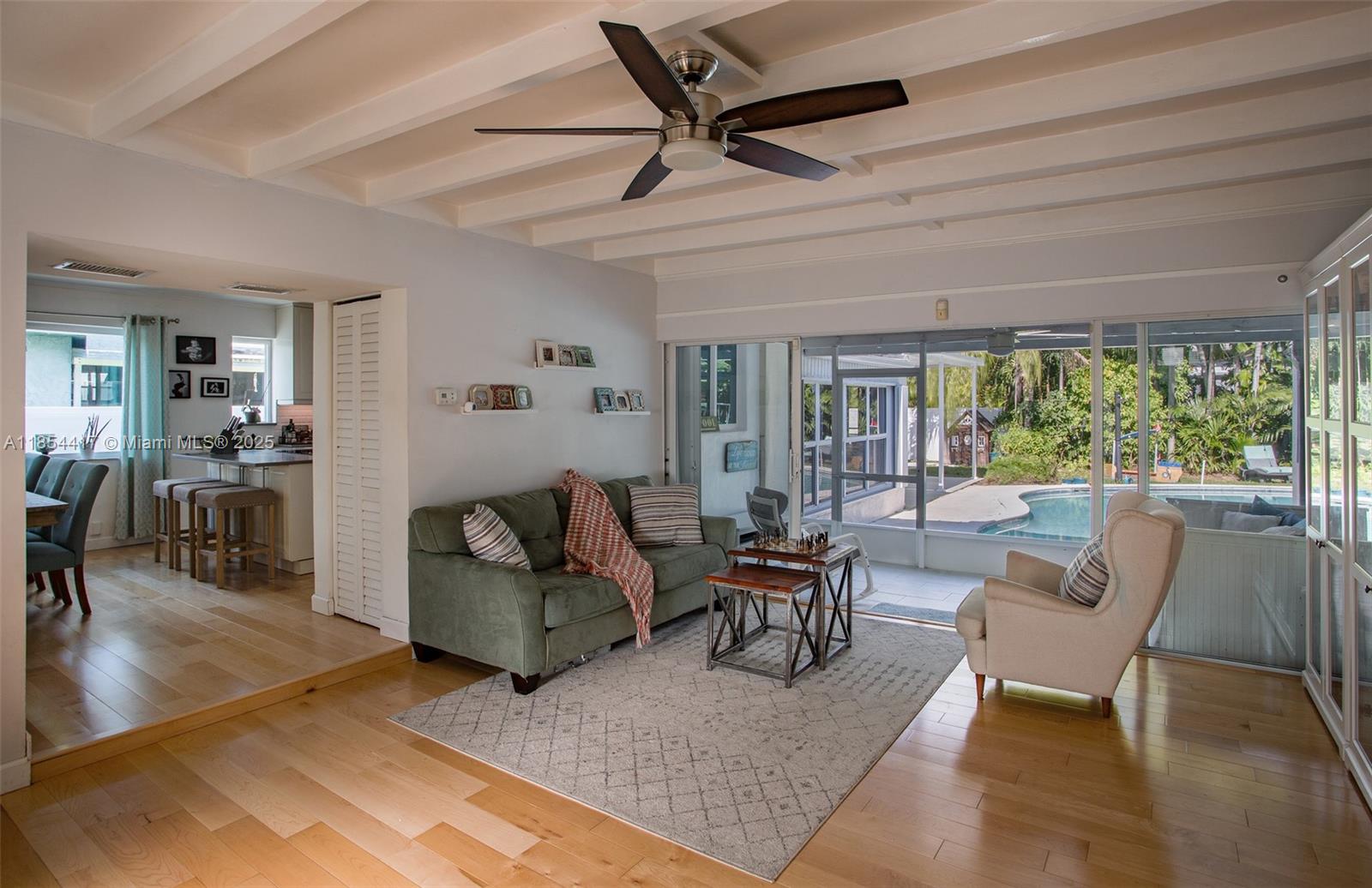 955 Van Buren St