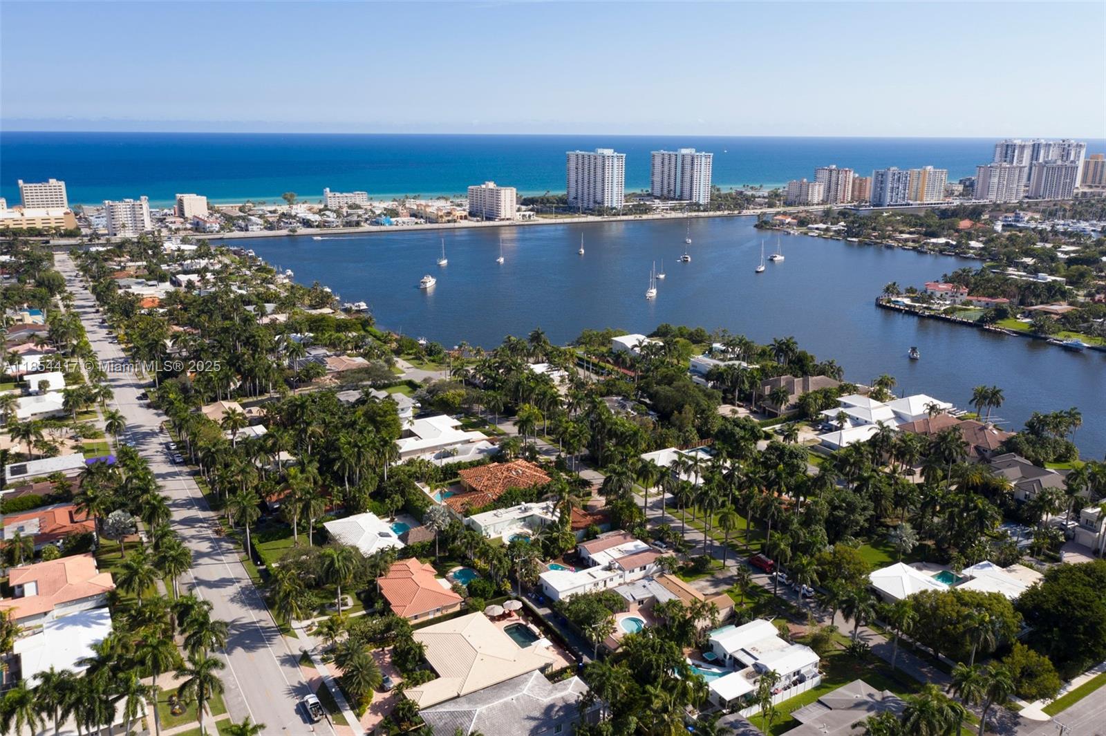 HOLLYWOOD LAKES SECTION - Residential