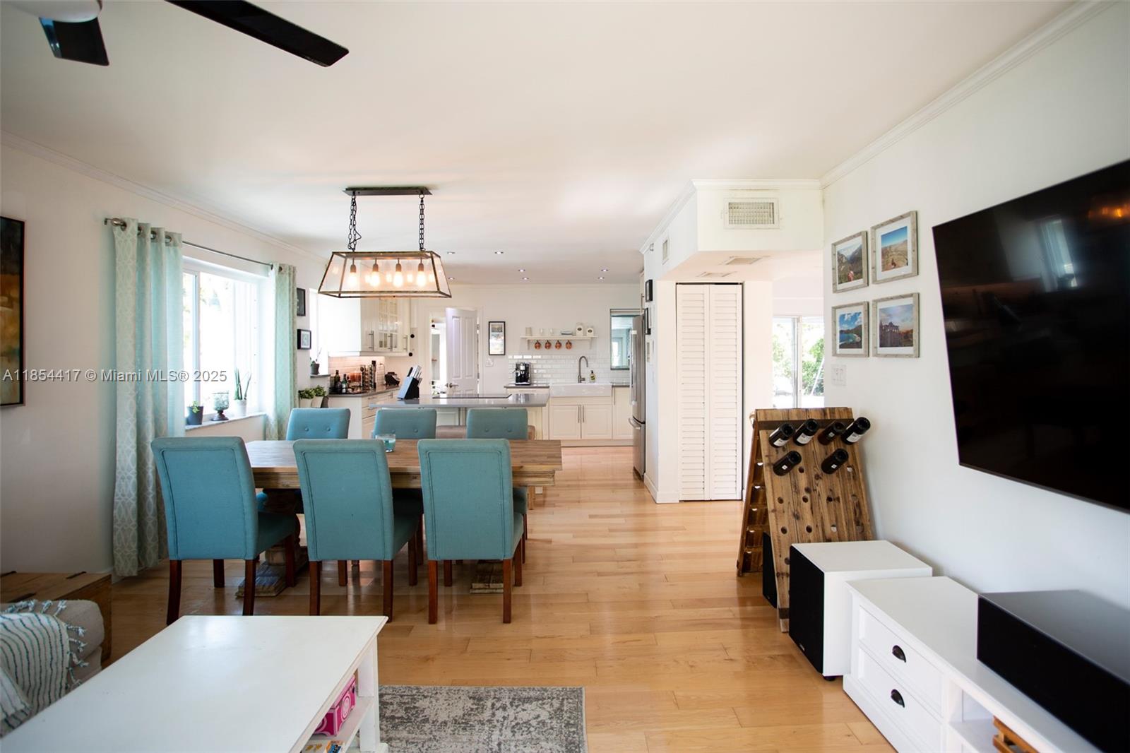 HOLLYWOOD LAKES SECTION - Residential