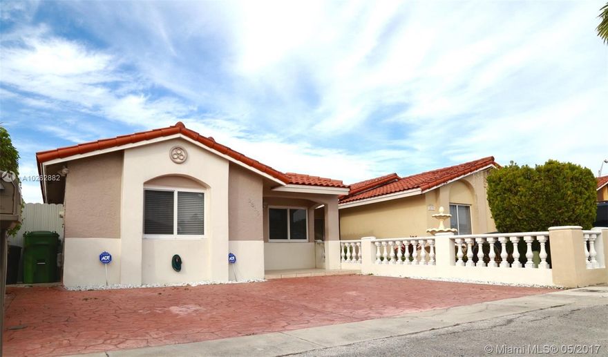 Charming 3/2 house in west Hialeah with stainless steel appliances & Impact Windows. Centrally located near major high ways. Bring your buyers ready to move in.
