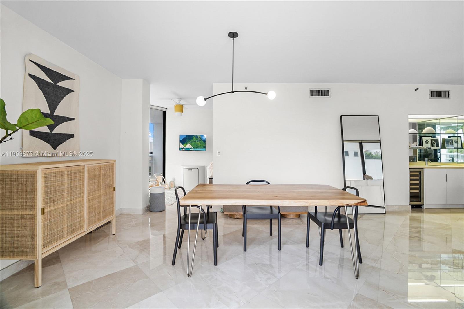 HAMPTONS WEST CONDO - Residential