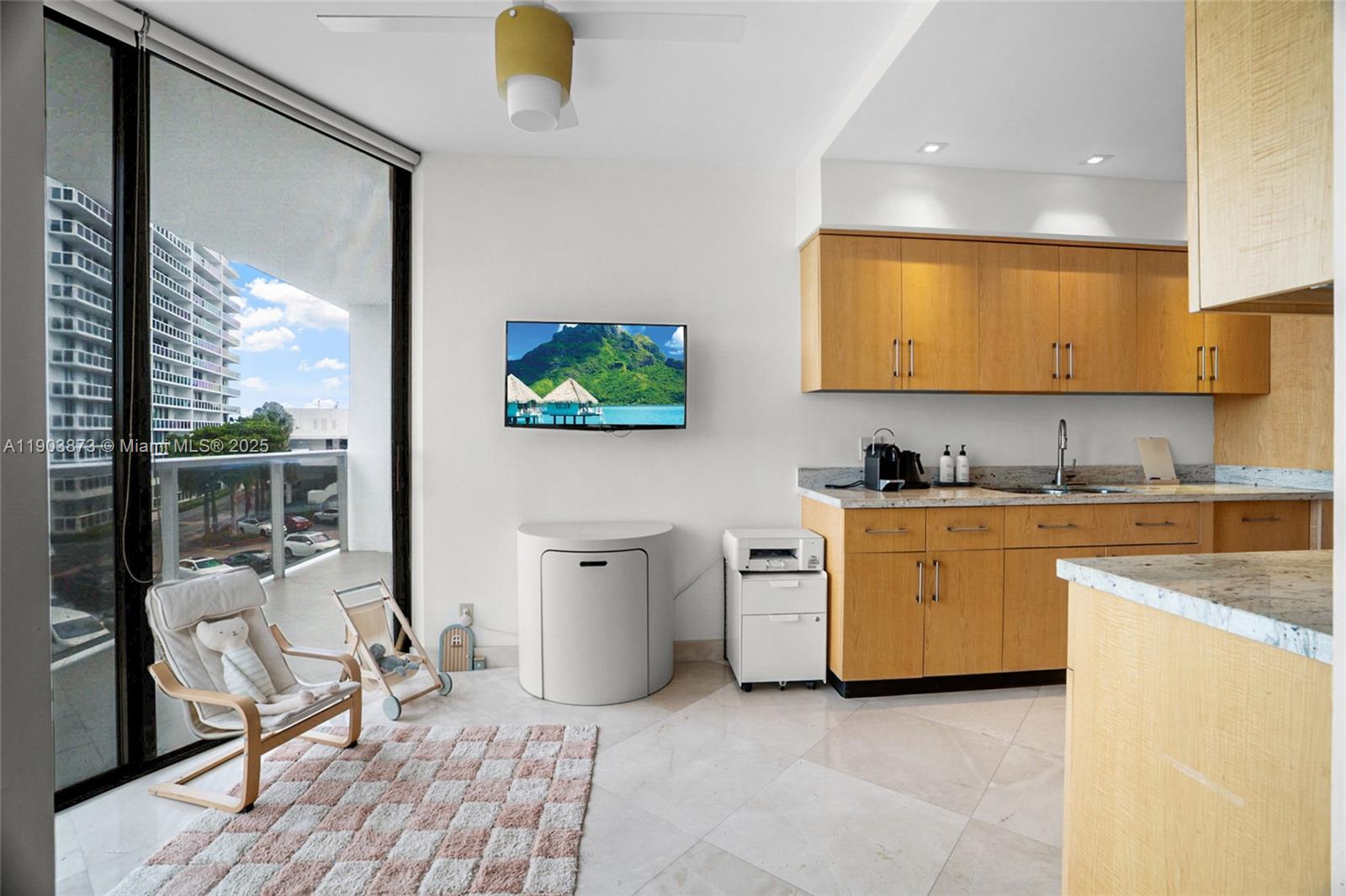 HAMPTONS WEST CONDO - Residential