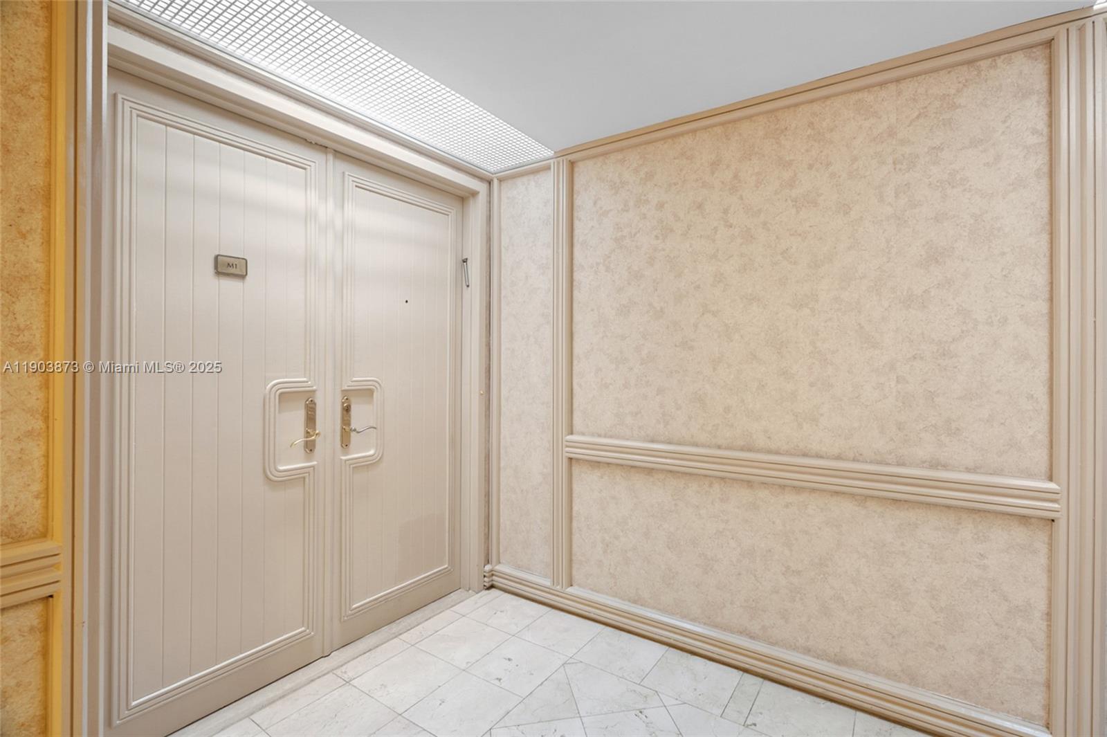 20281 E Country Club Dr M1