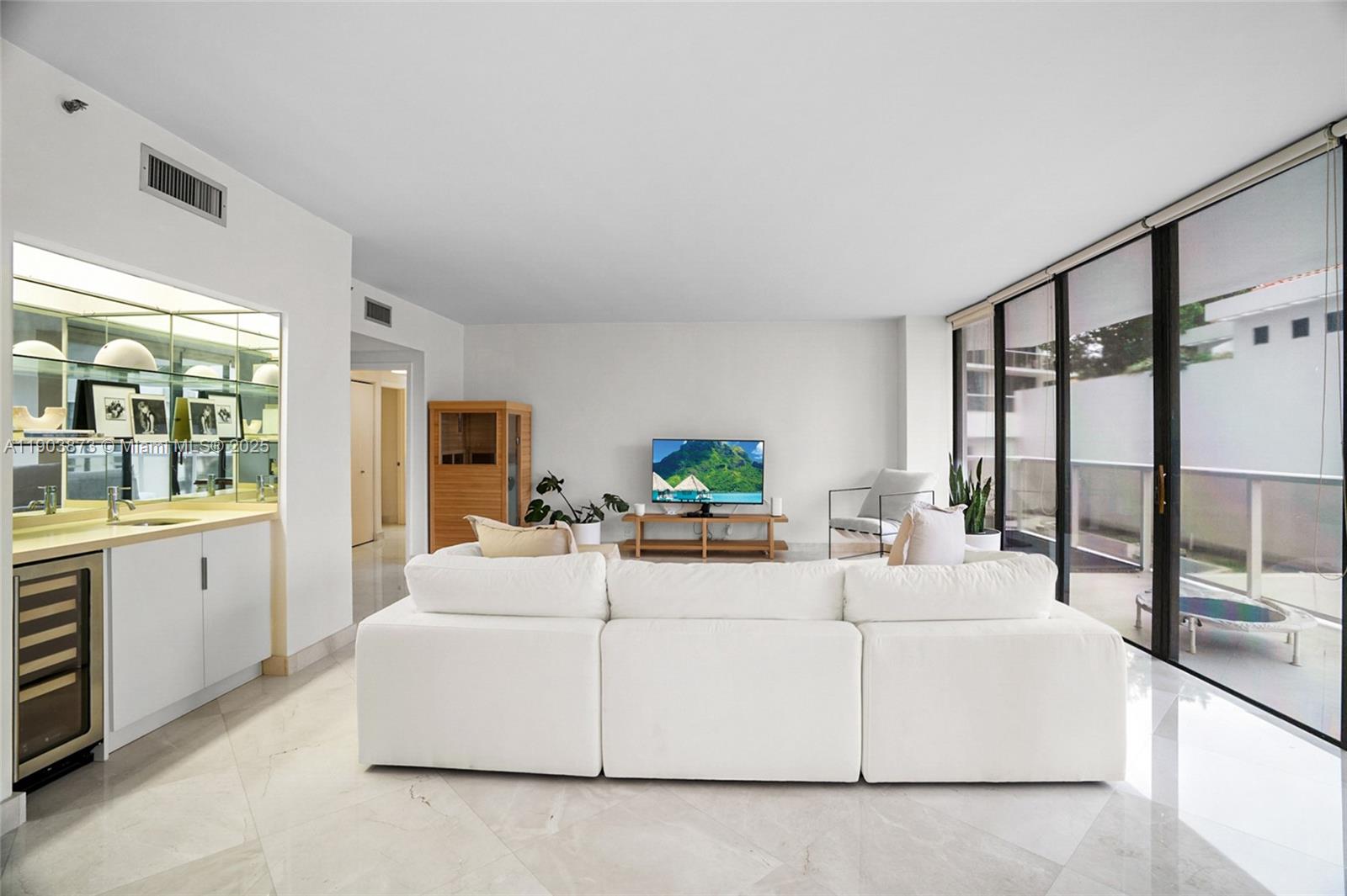 HAMPTONS WEST CONDO - Residential