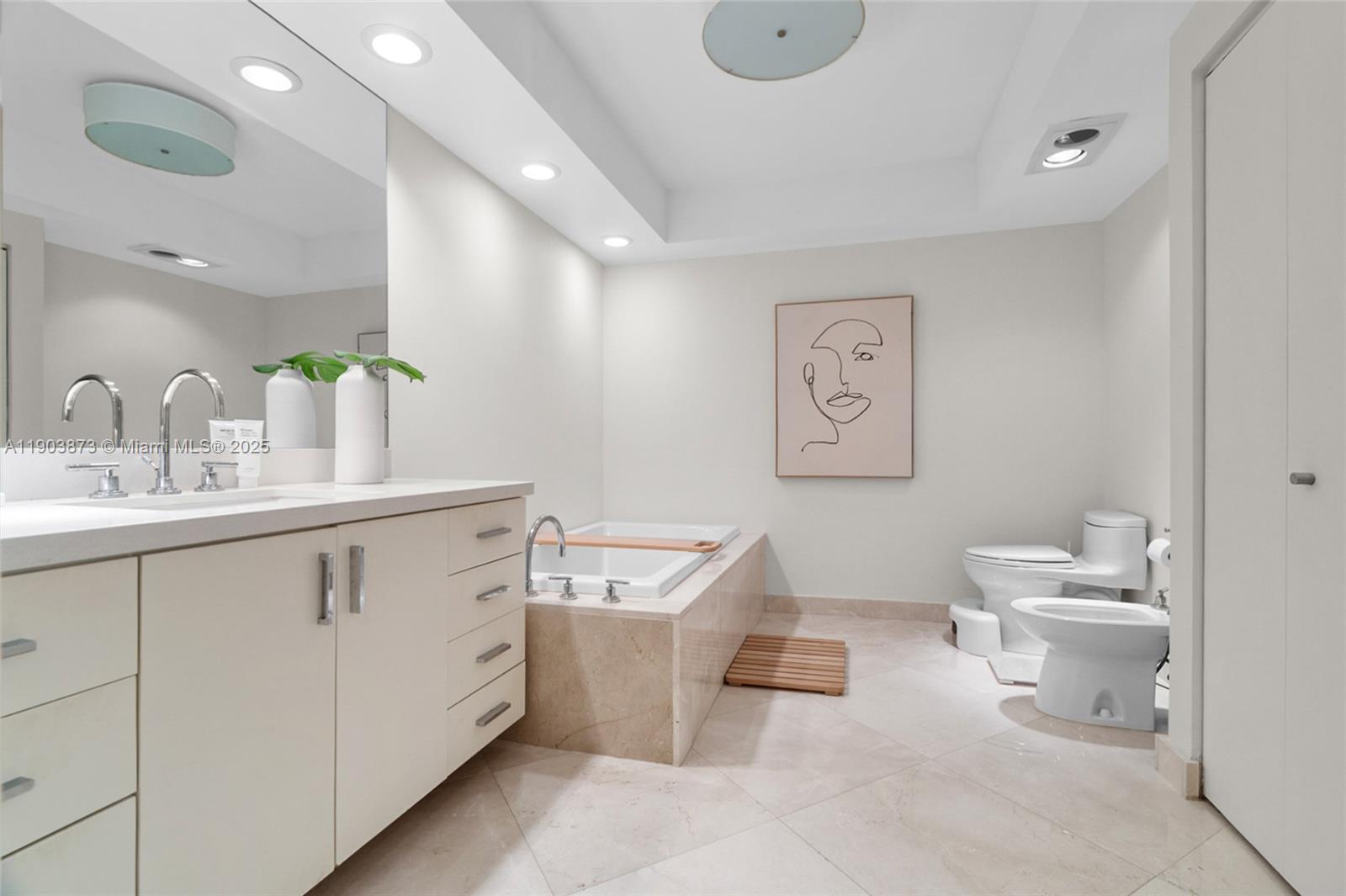 HAMPTONS WEST CONDO - Residential