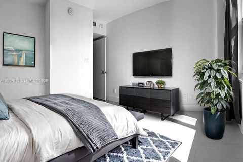 Tiny photo for 5600 Collins Ave #15B, Miami Beach, FL 33140 (MLS # A12007913)