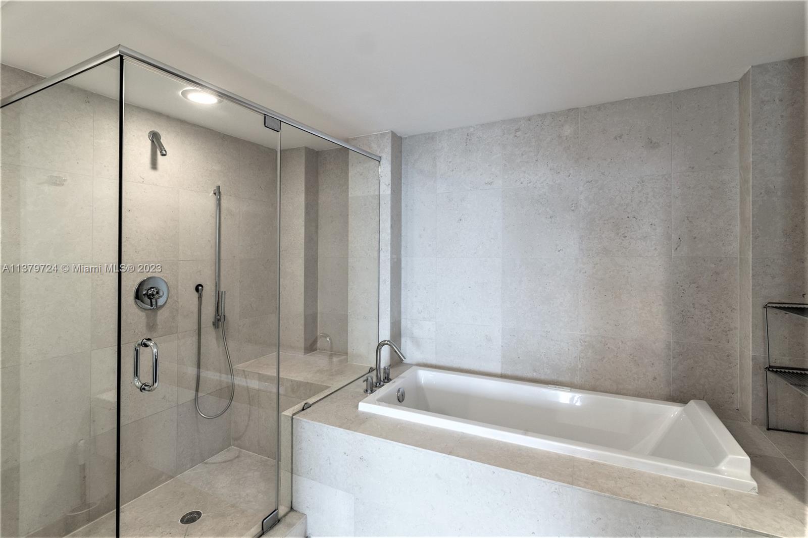 ICON BRICKELL NO TWO - Residential