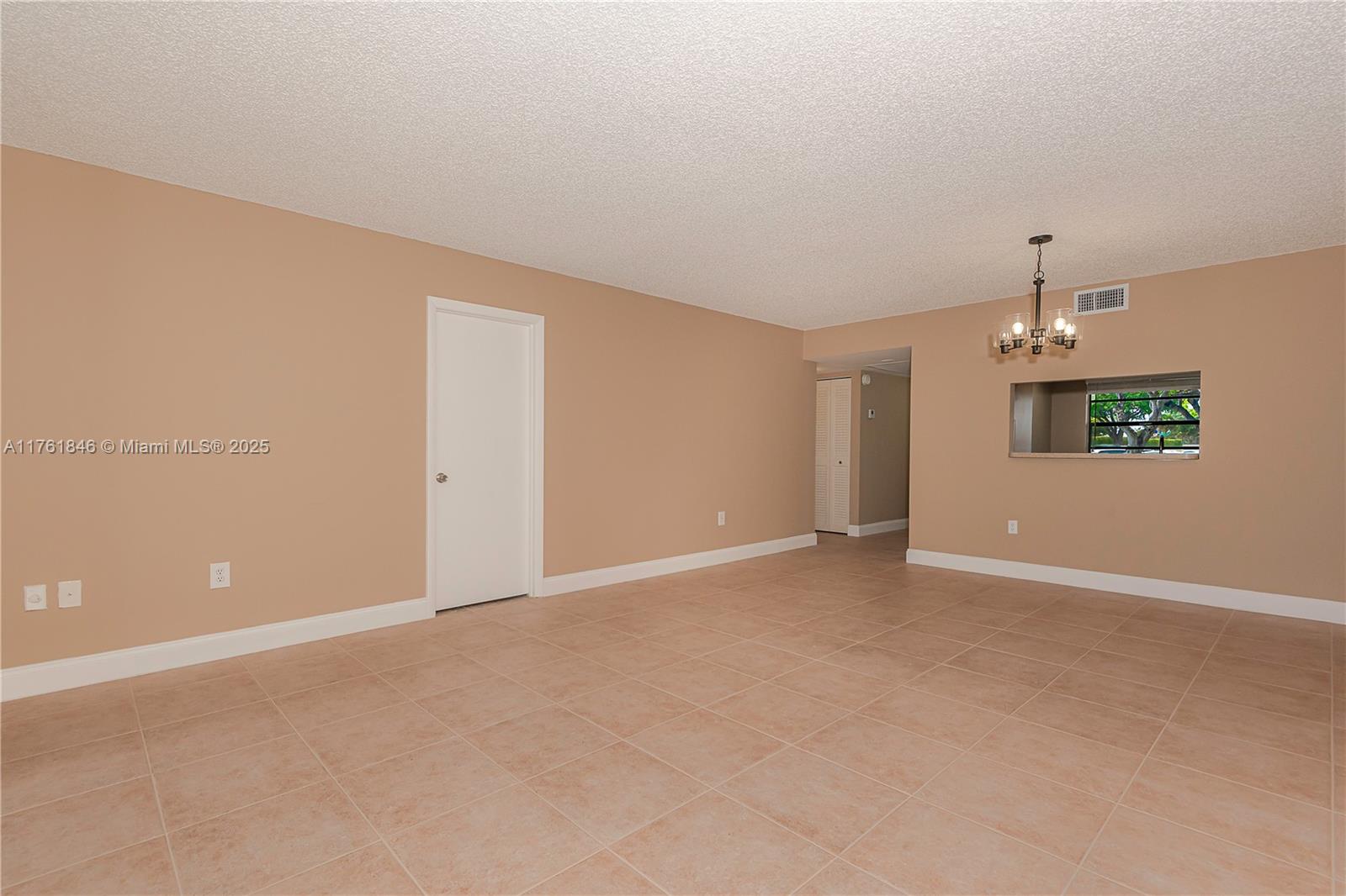 901 Colony Point Cir 102