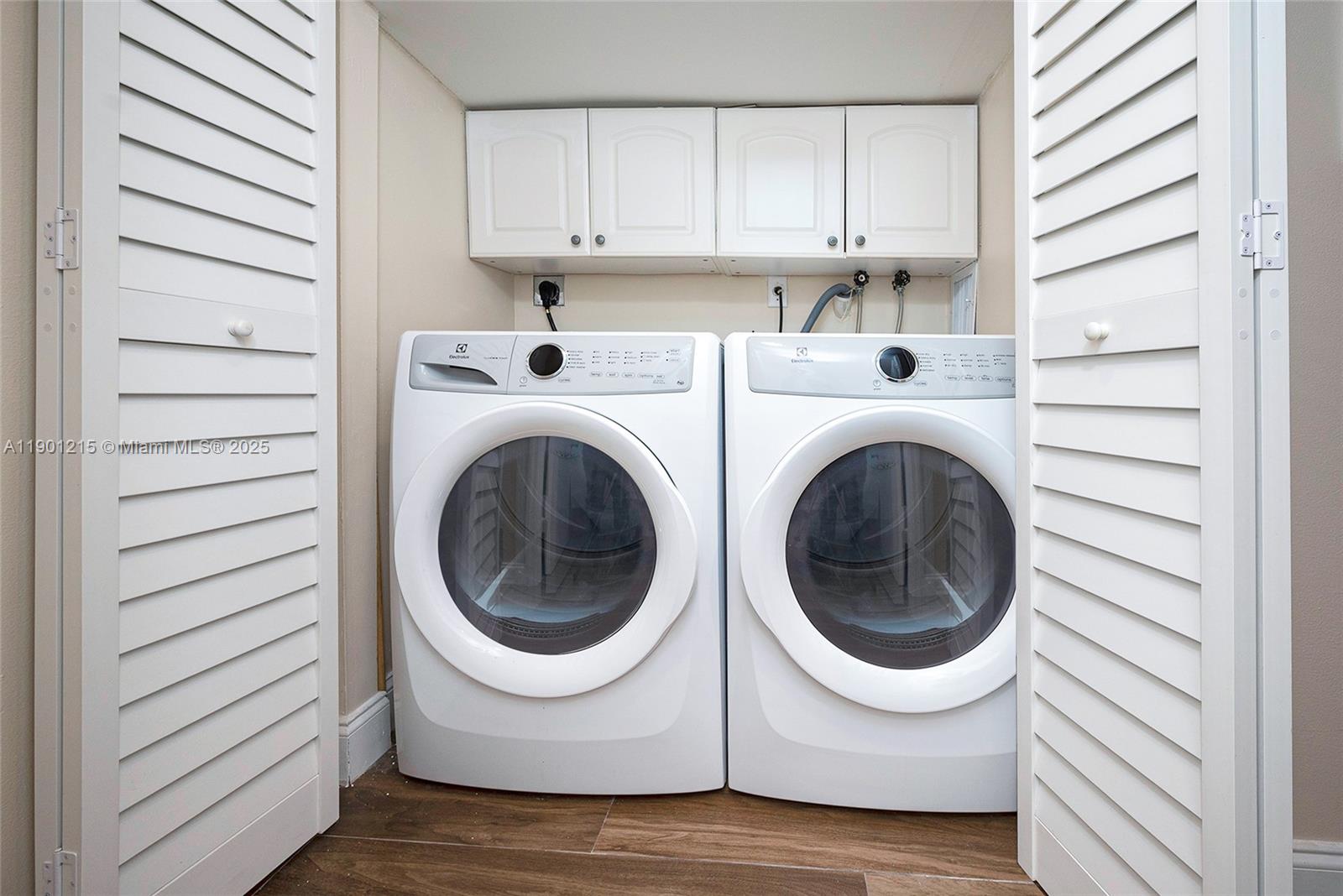 WEITZER SERENA LAKES TOWN - Residential Lease