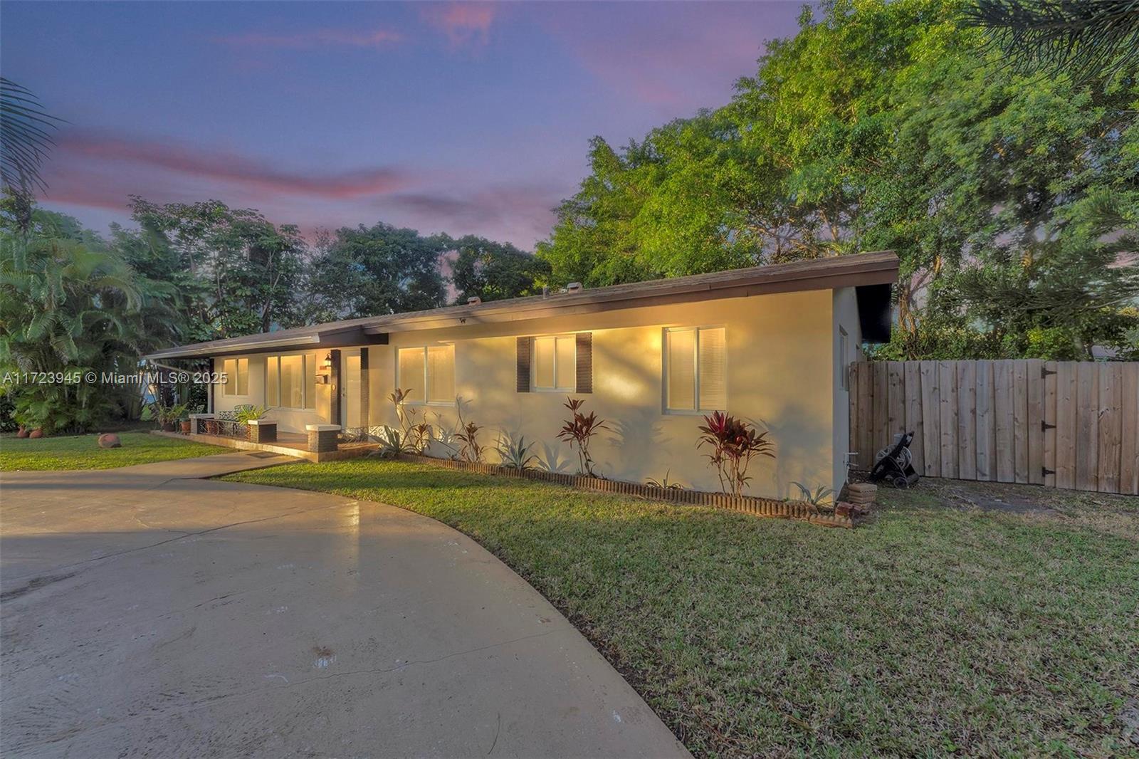 LAWN ACRES - Residential