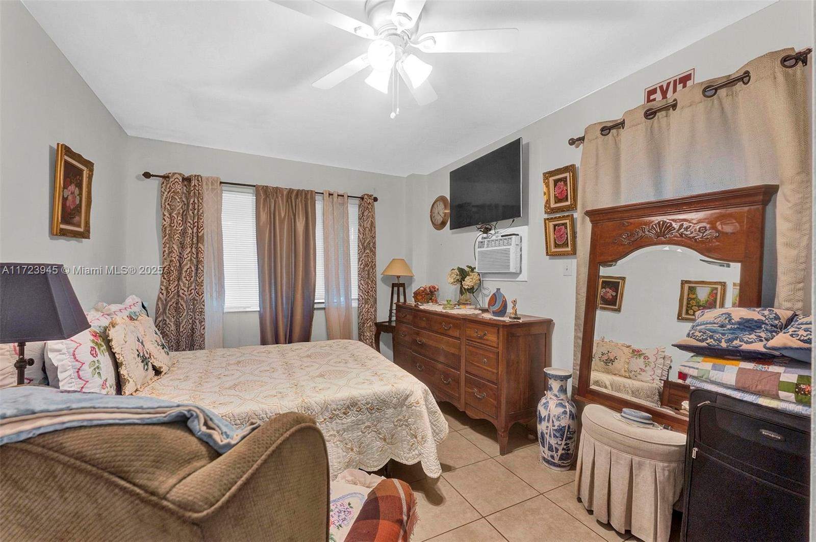 LAWN ACRES - Residential
