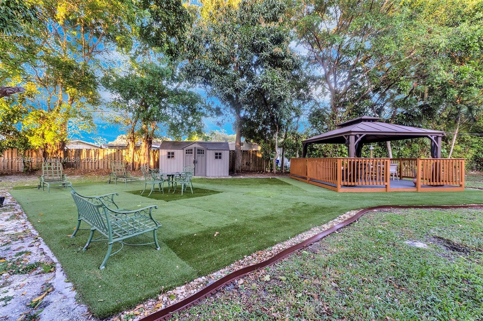 LAWN ACRES - Residential