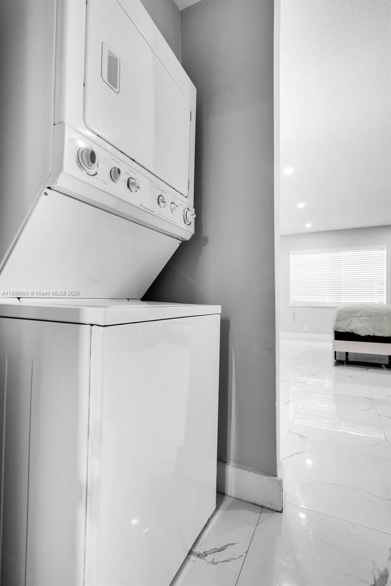 APPLE CREEK - Residential