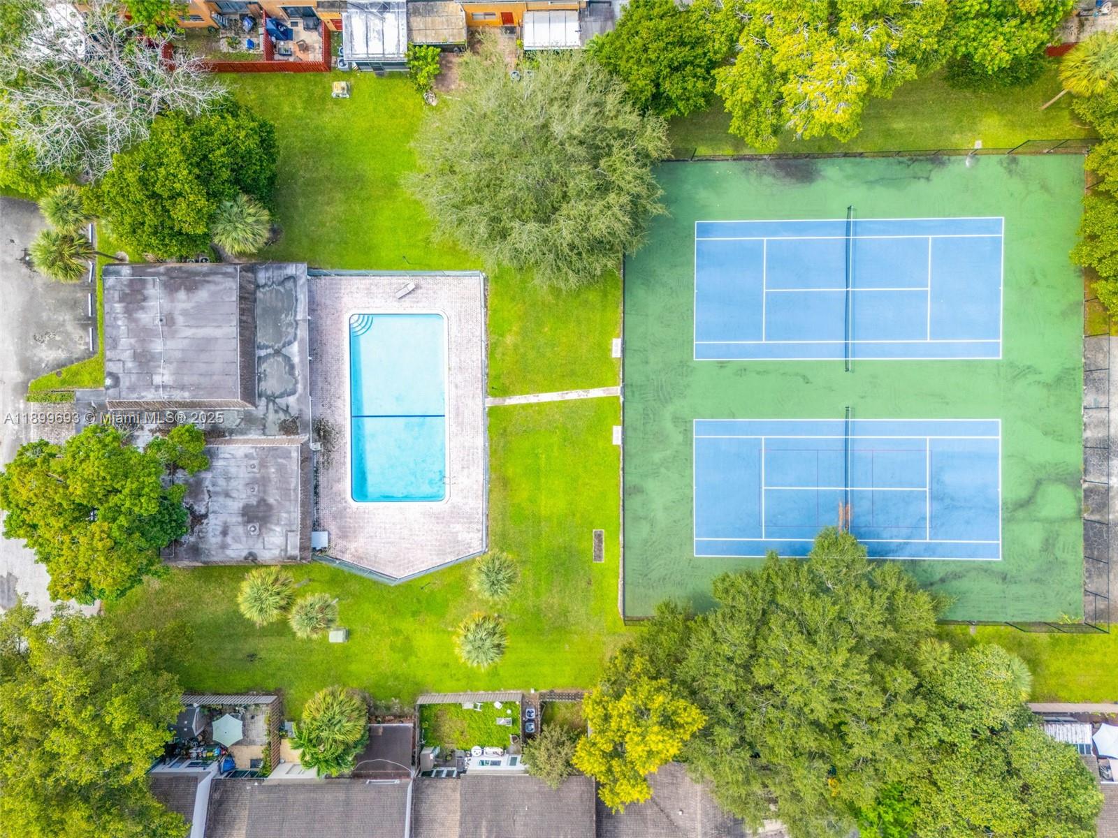 APPLE CREEK - Residential