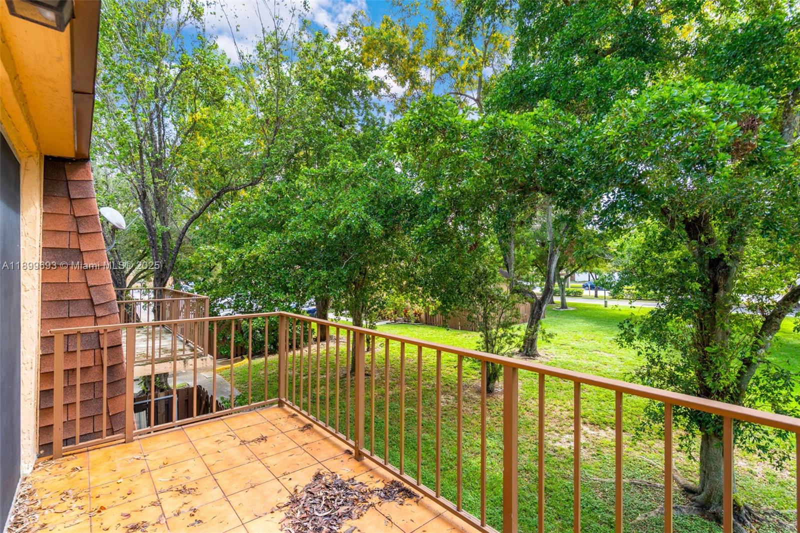 APPLE CREEK - Residential