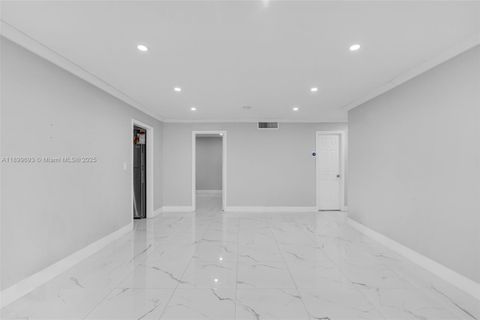 Photo of 7101 W Sunrise Blvd #A2, Plantation, FL 33313 (MLS # A11899693) Photo of 7101 W Sunrise Blvd #A2, Plantation, FL 33313 (MLS # A11899693)