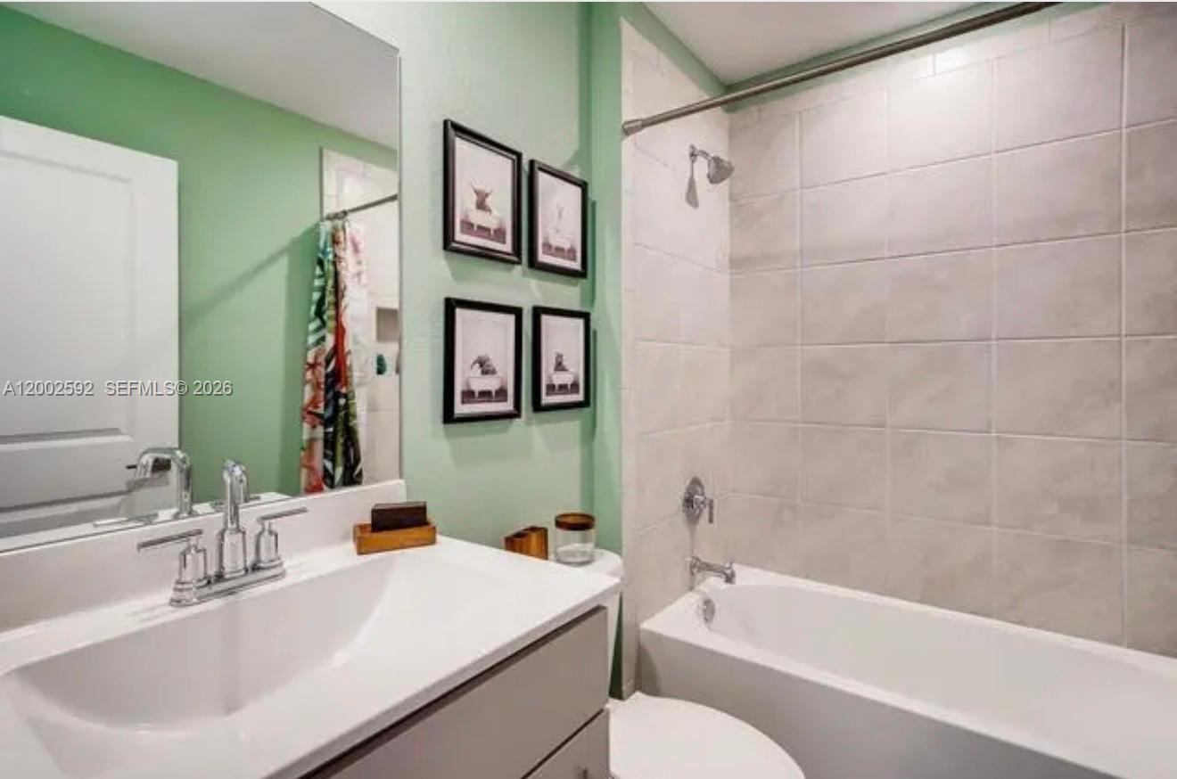 TOWNS AT SEASCAPE - Residential Lease