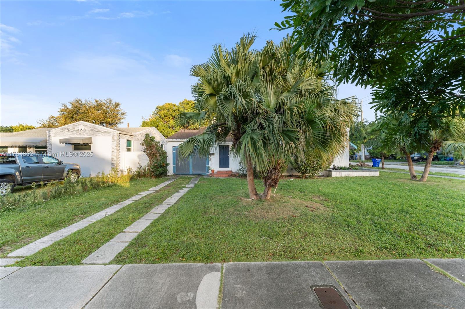 Rental Property at 4101 Nw 11th Ct, Miami, Broward County, Florida - Bedrooms: 3 
Bathrooms: 1  - $2,950 MO.