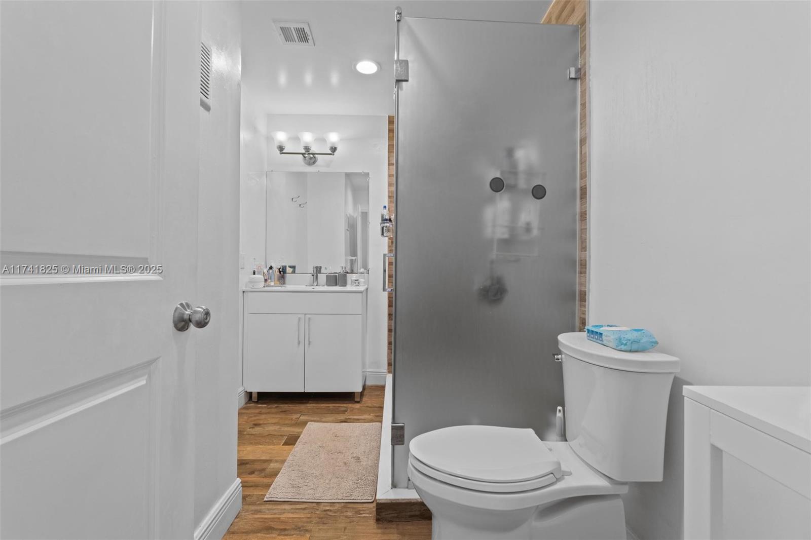 IMAGES AT PEMBROKE POINTE - Residential