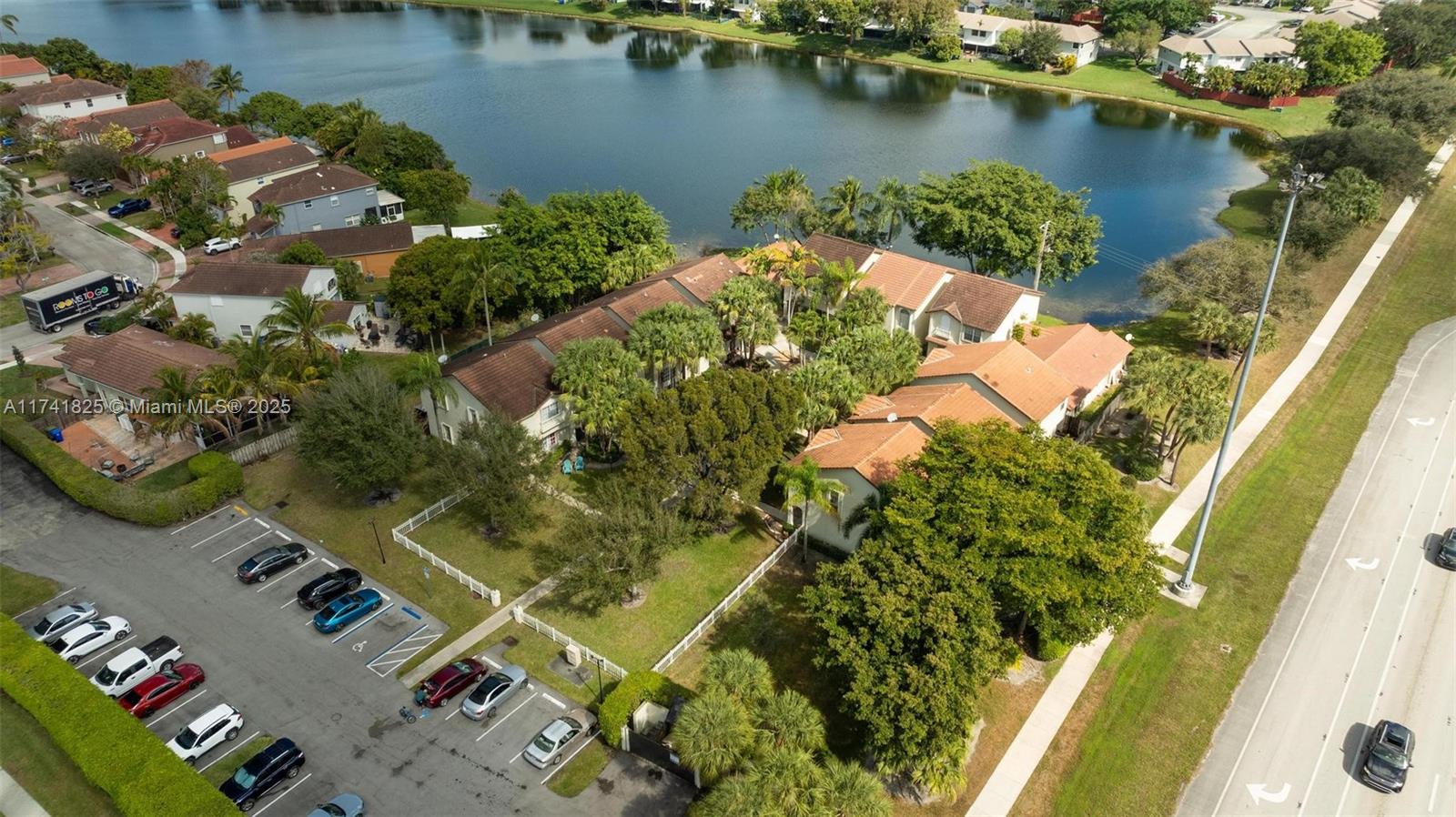 IMAGES AT PEMBROKE POINTE - Residential