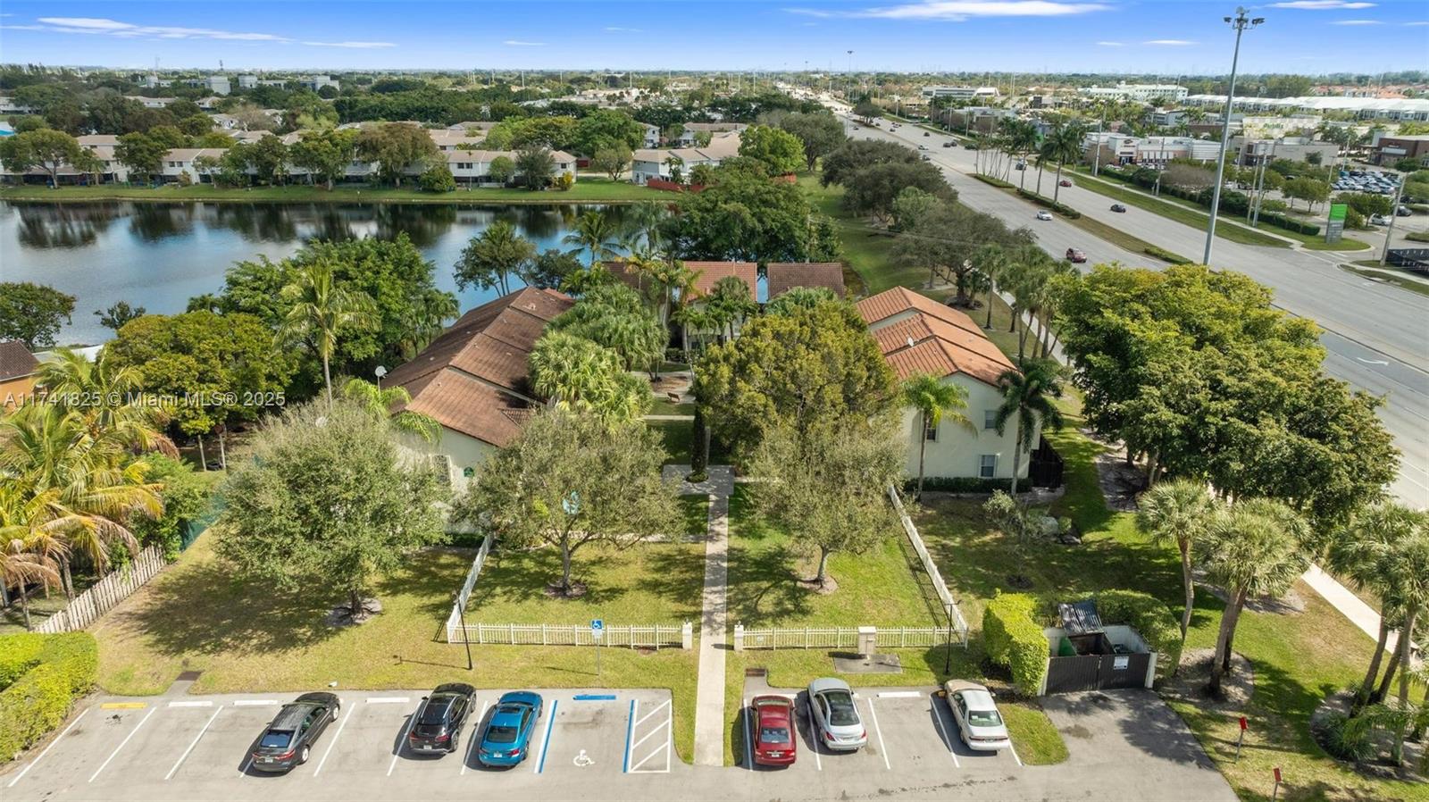 Property for Sale at 121 Nw 108th Ave 644U, Pembroke Pines, Miami-Dade County, Florida - Bedrooms: 1 
Bathrooms: 1  - $239,900