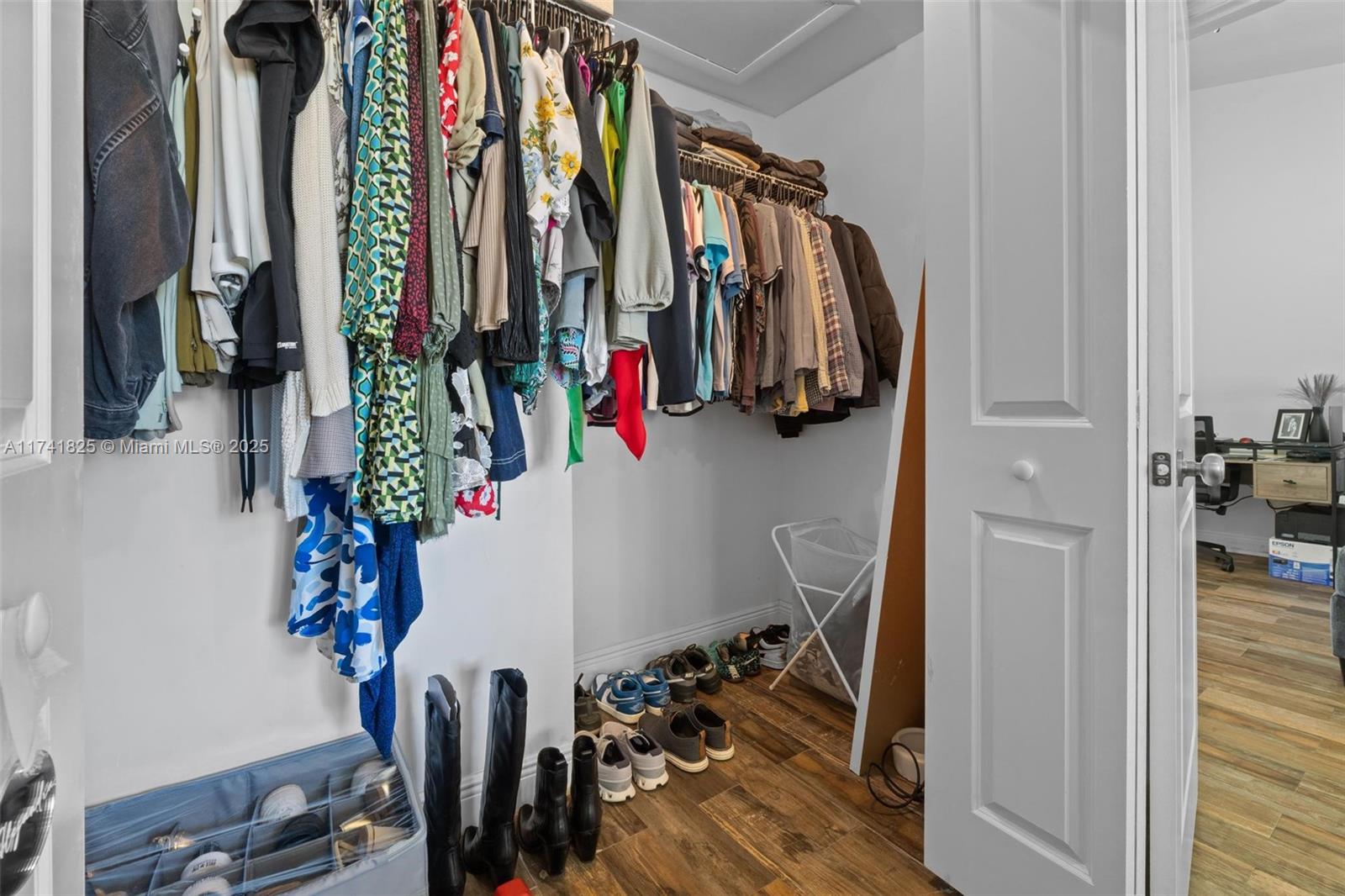 IMAGES AT PEMBROKE POINTE - Residential