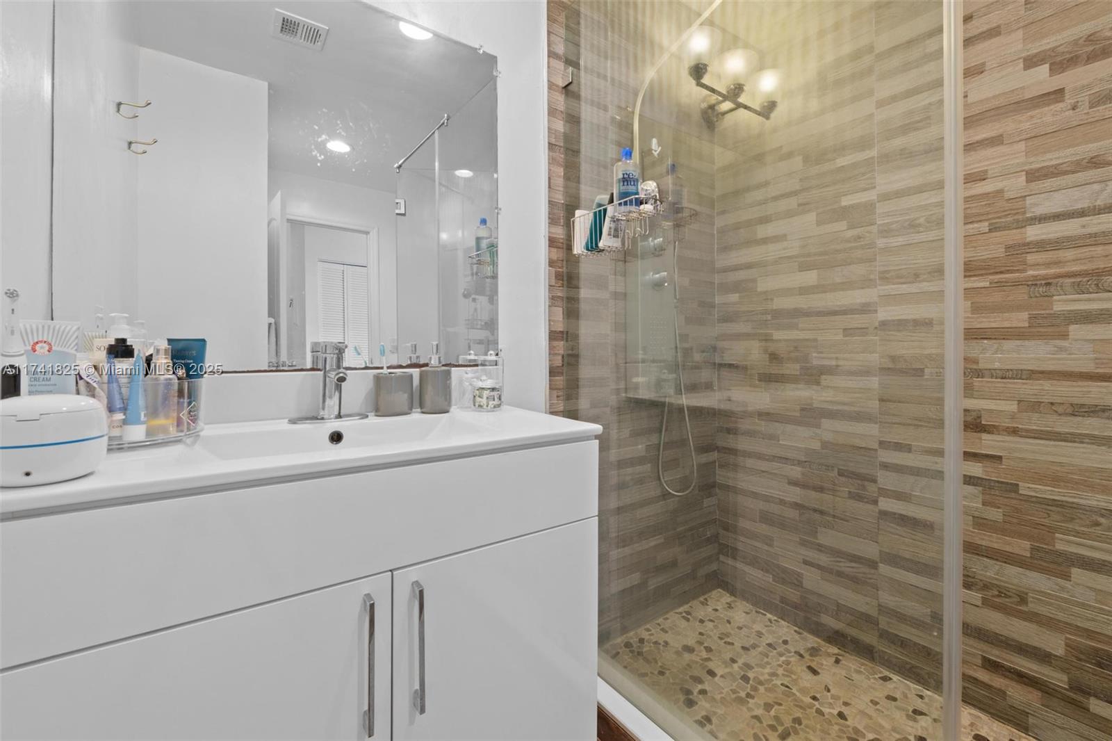 IMAGES AT PEMBROKE POINTE - Residential