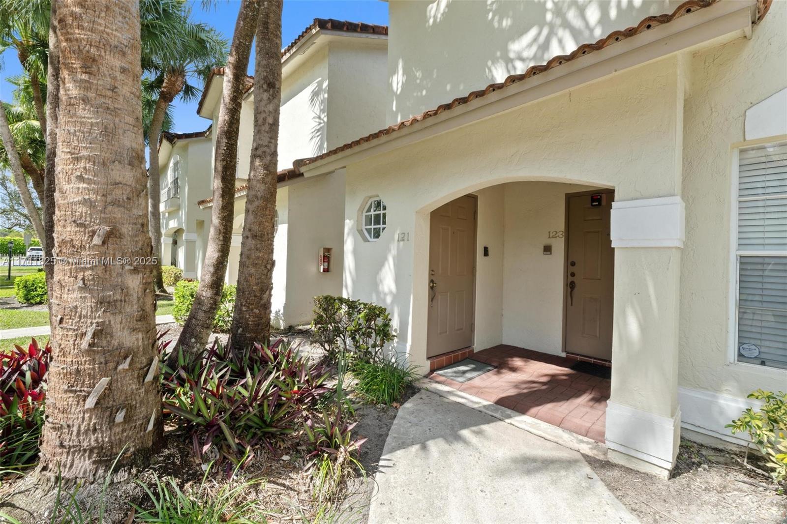IMAGES AT PEMBROKE POINTE - Residential