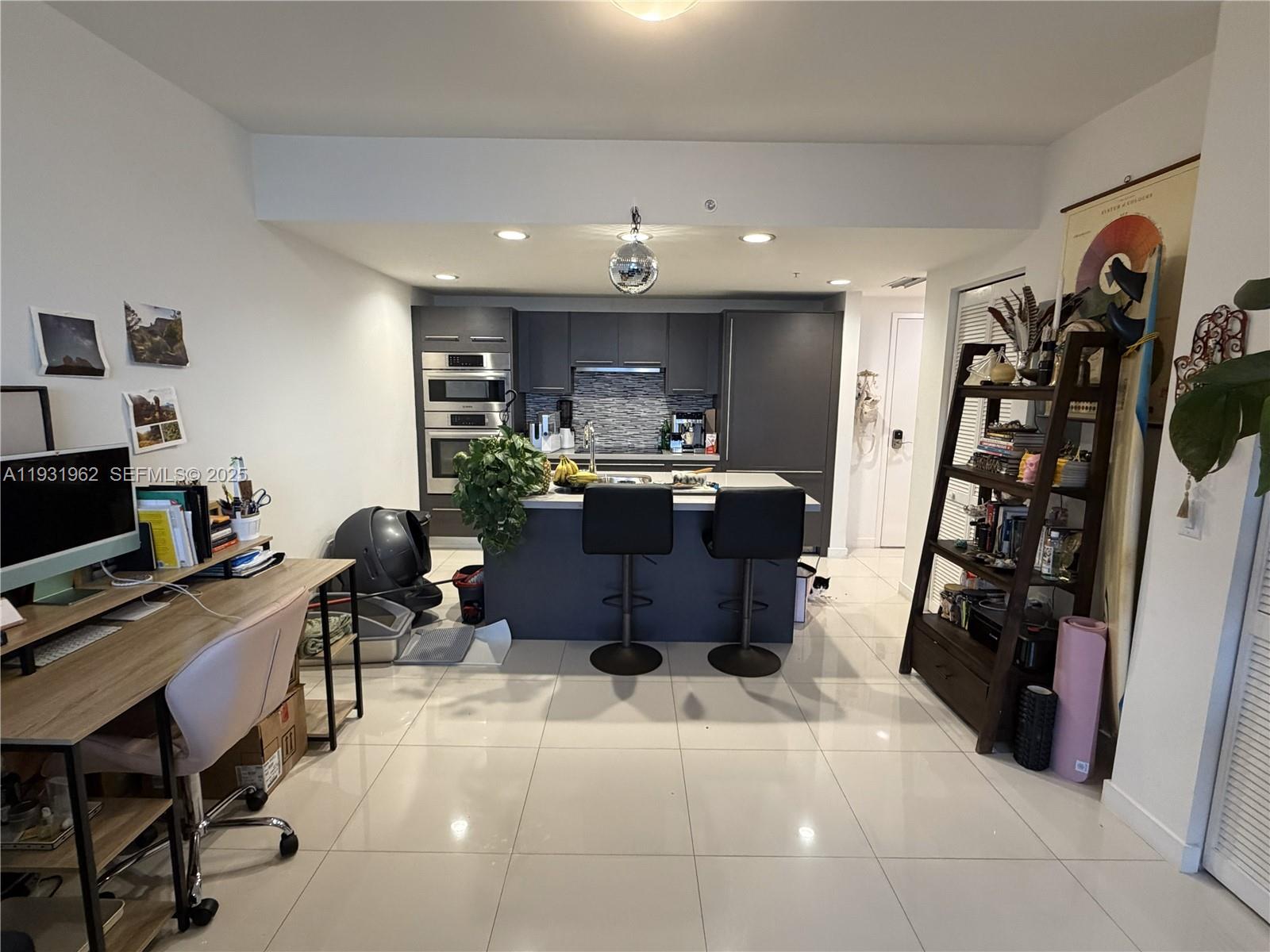 GRAND BAY COMMONS SOUTH - Residential Lease