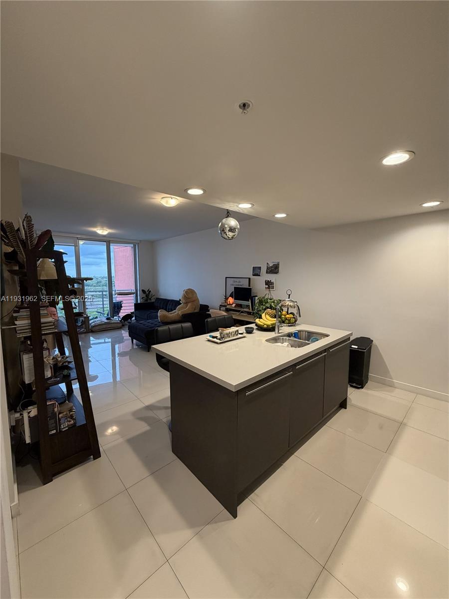 GRAND BAY COMMONS SOUTH - Residential Lease